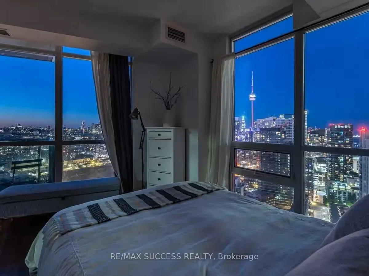 215 Fort York Boulevard, #3211