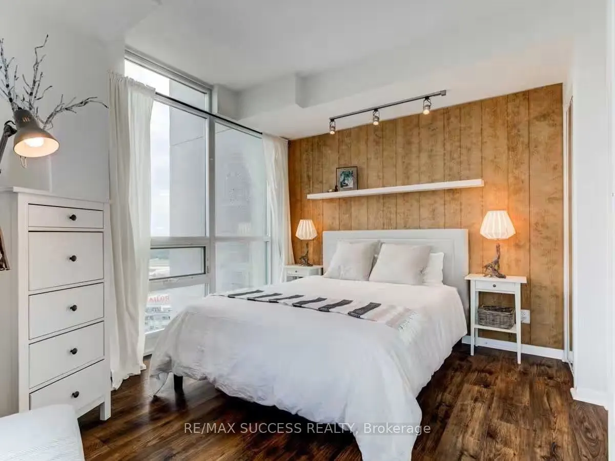 215 Fort York Boulevard, #3211