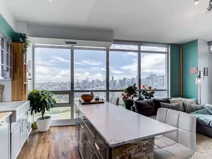 215 Fort York Boulevard, #3211