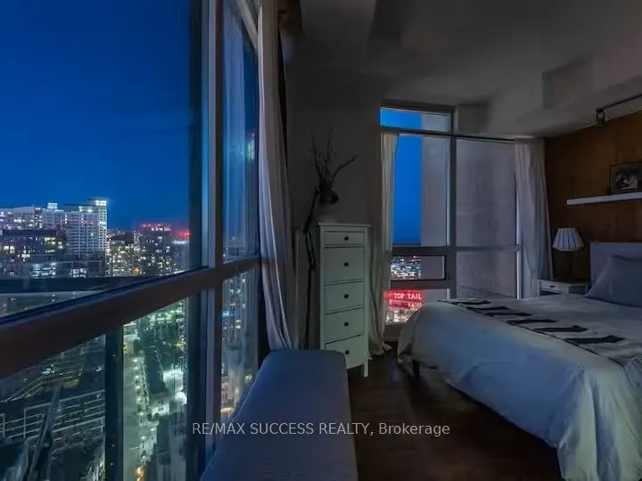215 Fort York Boulevard, #3211