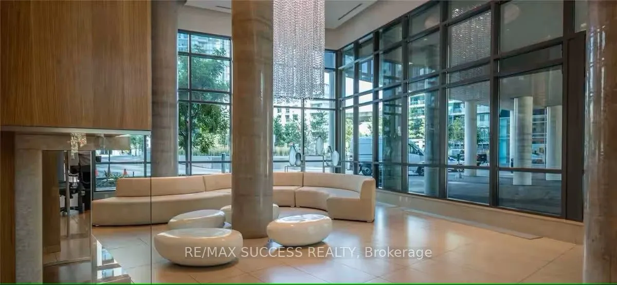 215 Fort York Boulevard, #3211