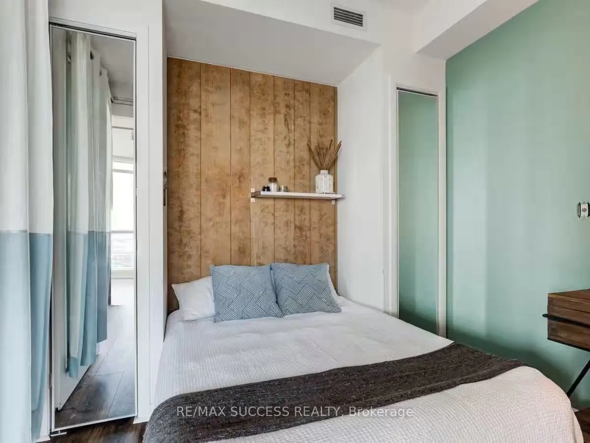 215 Fort York Boulevard, #3211