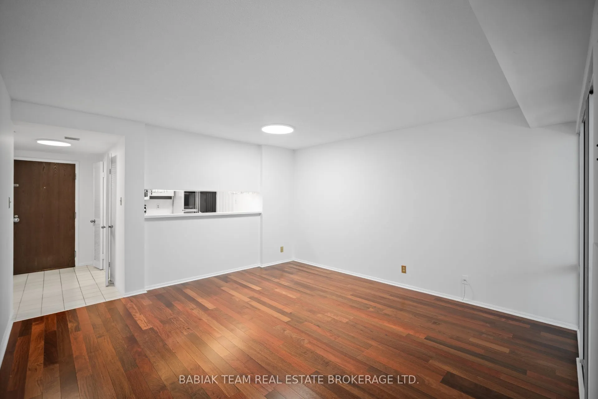 711 Bay Street, #1613