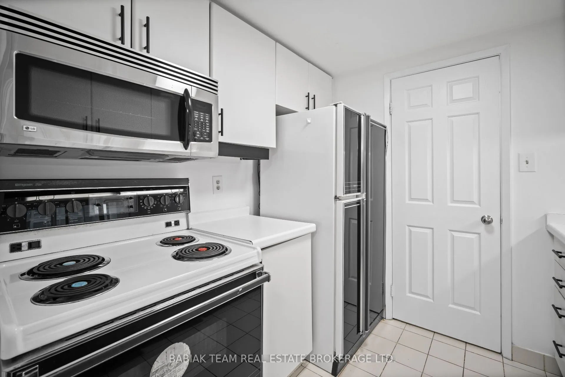 711 Bay Street, #1613