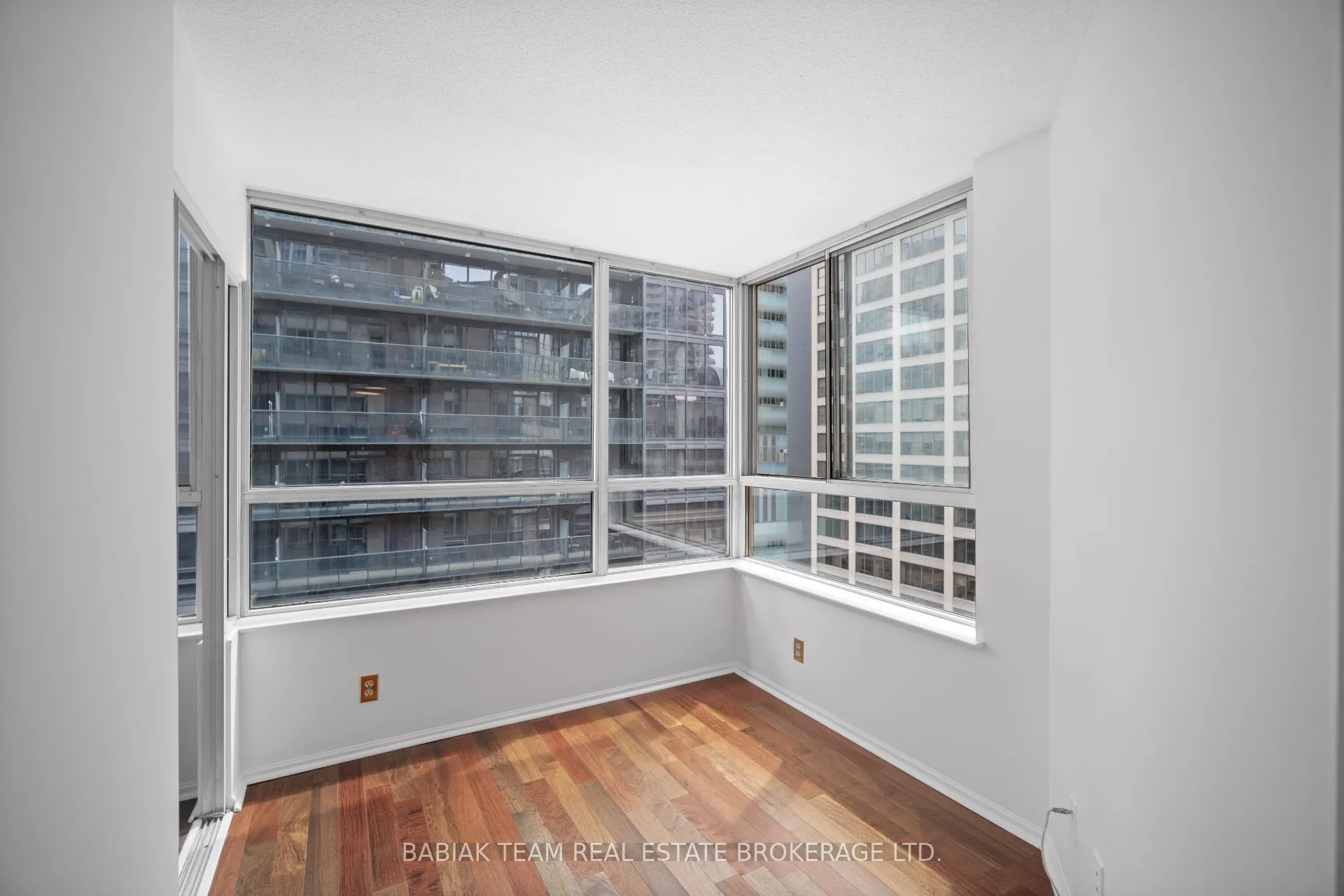 711 Bay Street, #1613