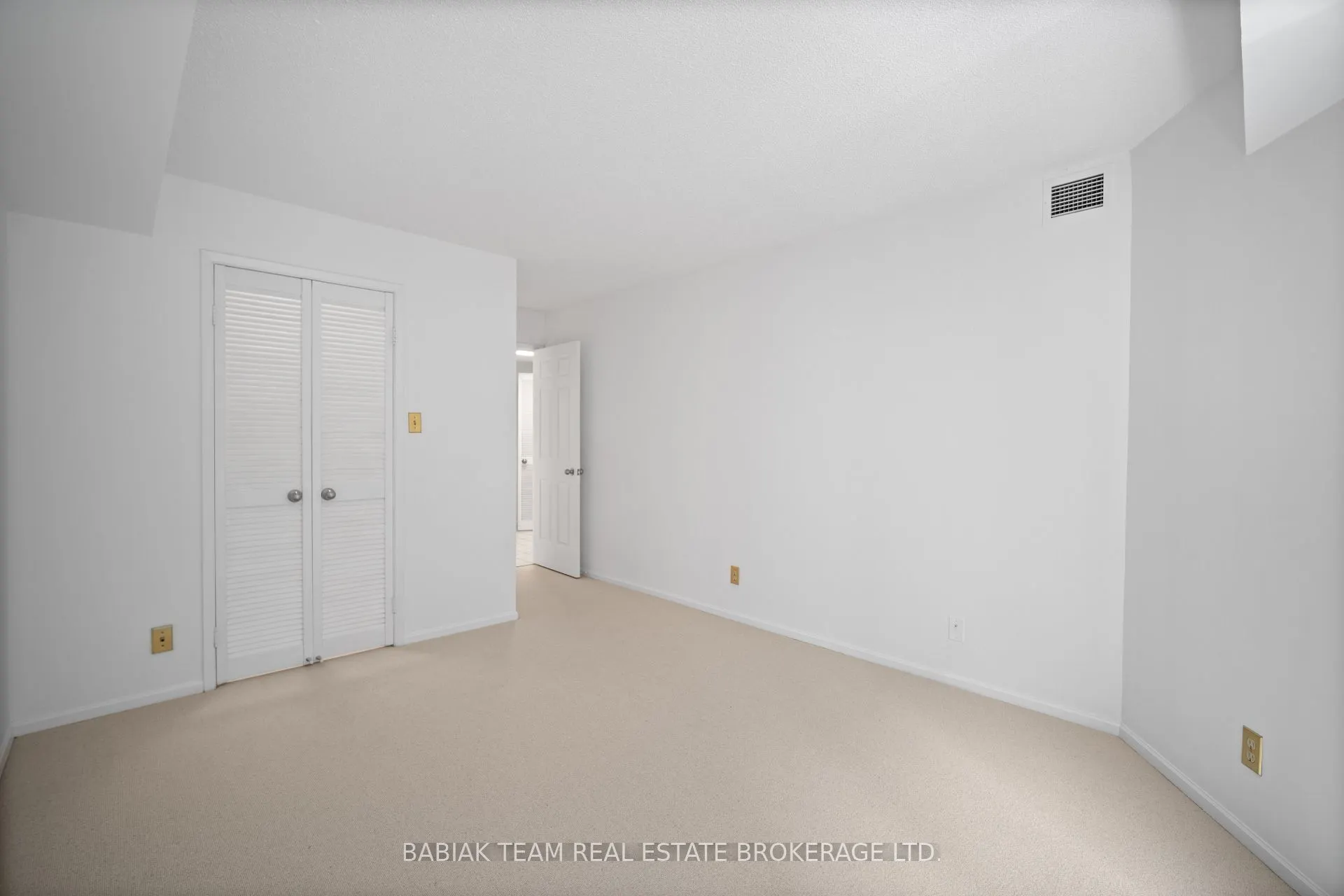 711 Bay Street, #1613