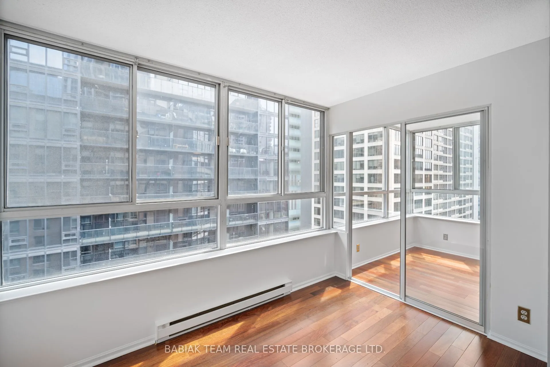 711 Bay Street, #1613