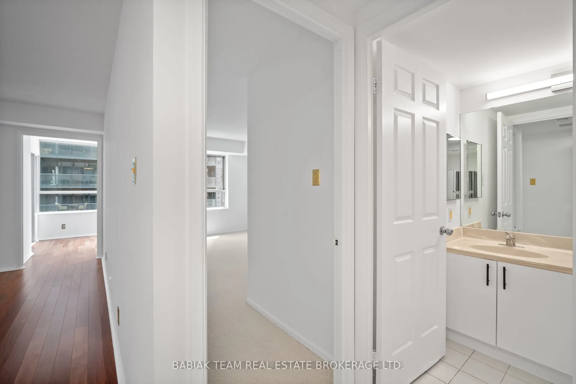 711 Bay Street, #1613
