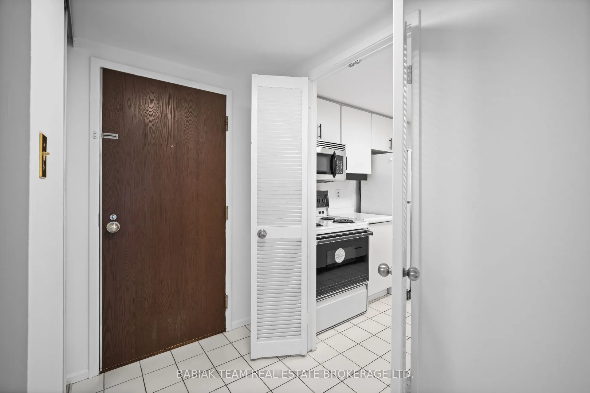 711 Bay Street, #1613