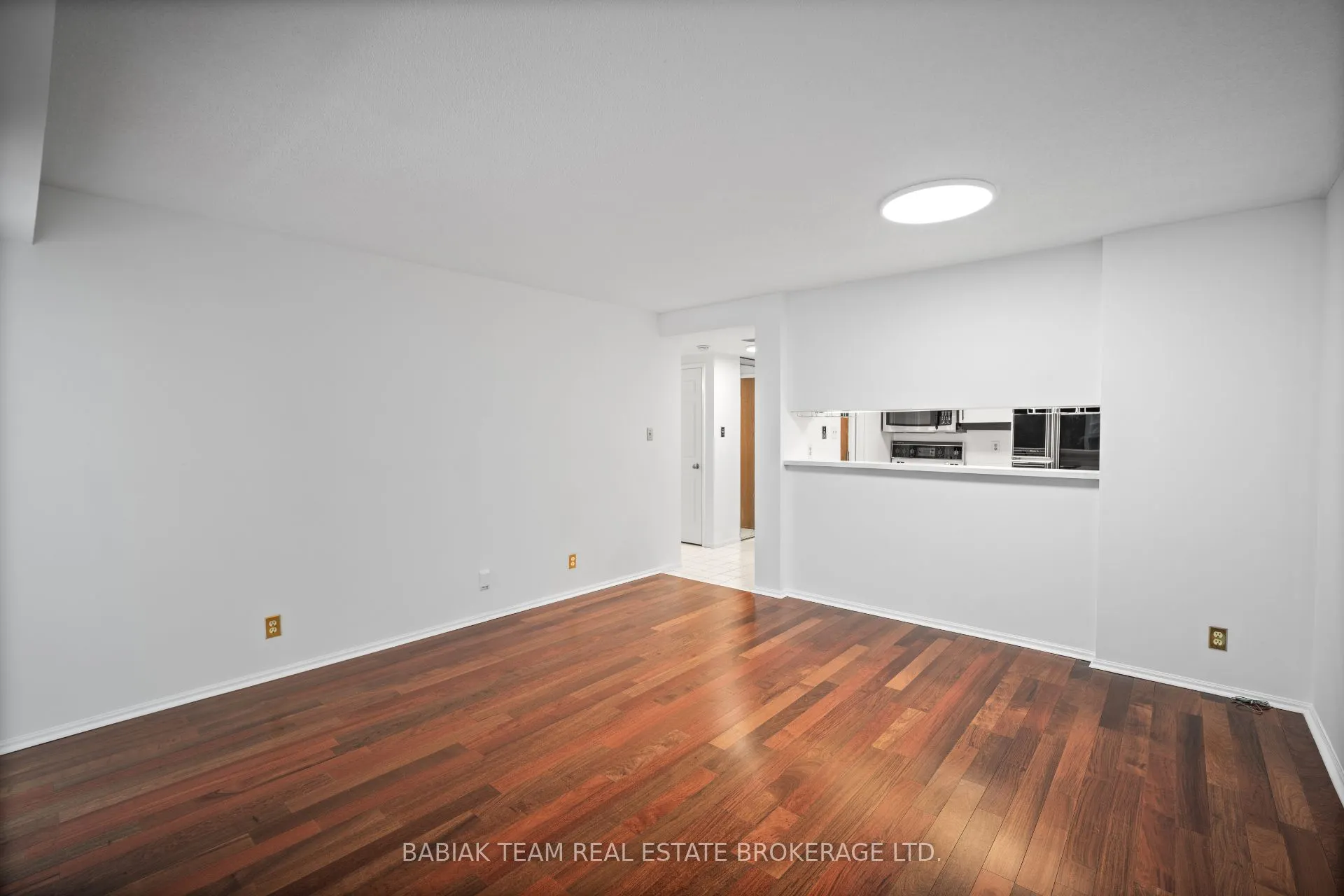 711 Bay Street, #1613