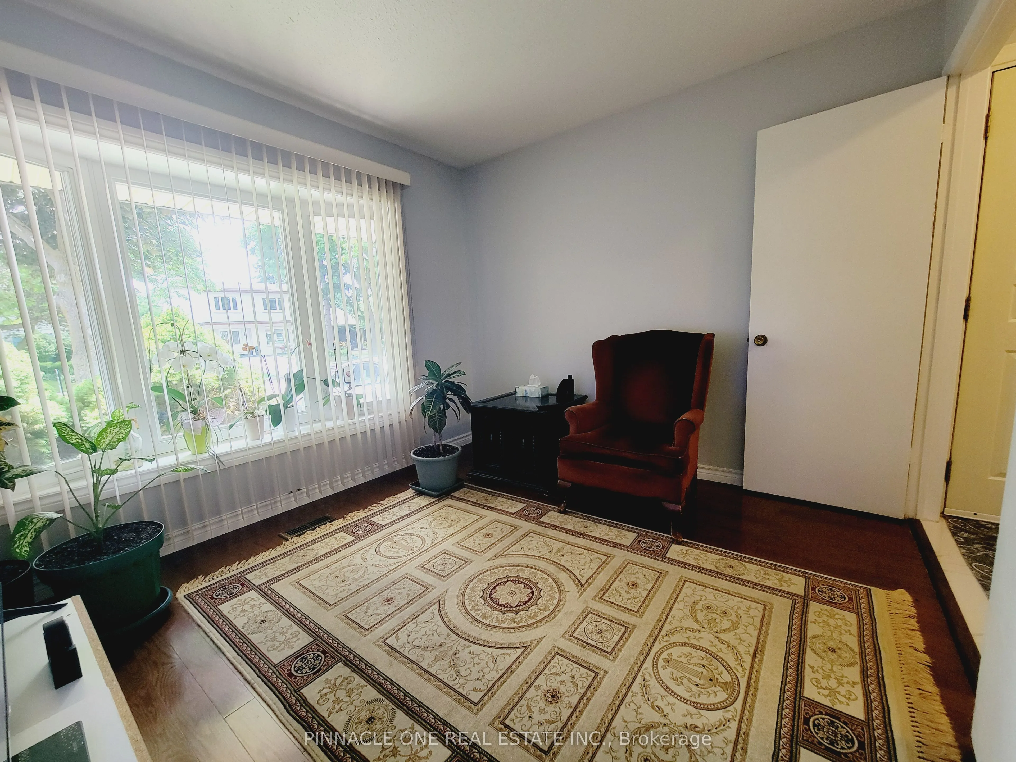61 Applegate Crescent