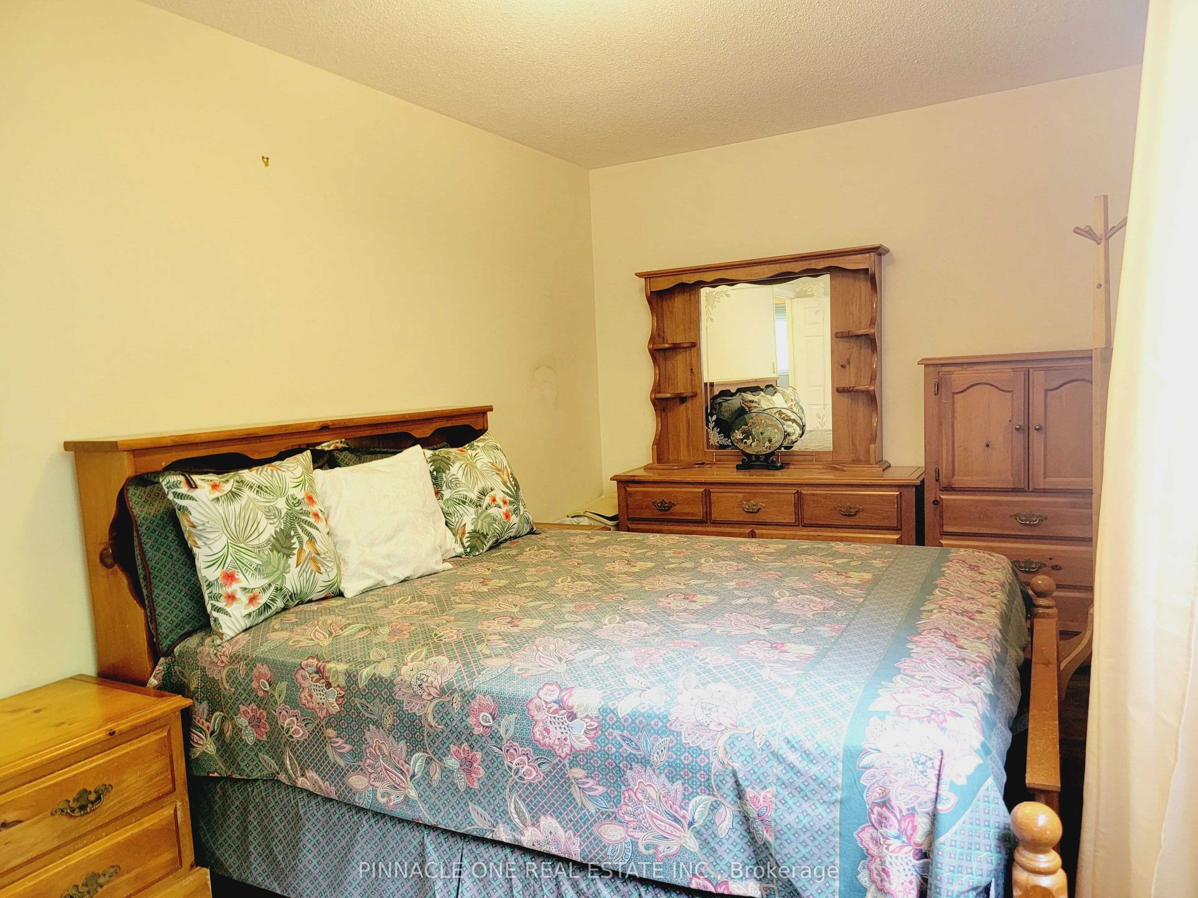 61 Applegate Crescent