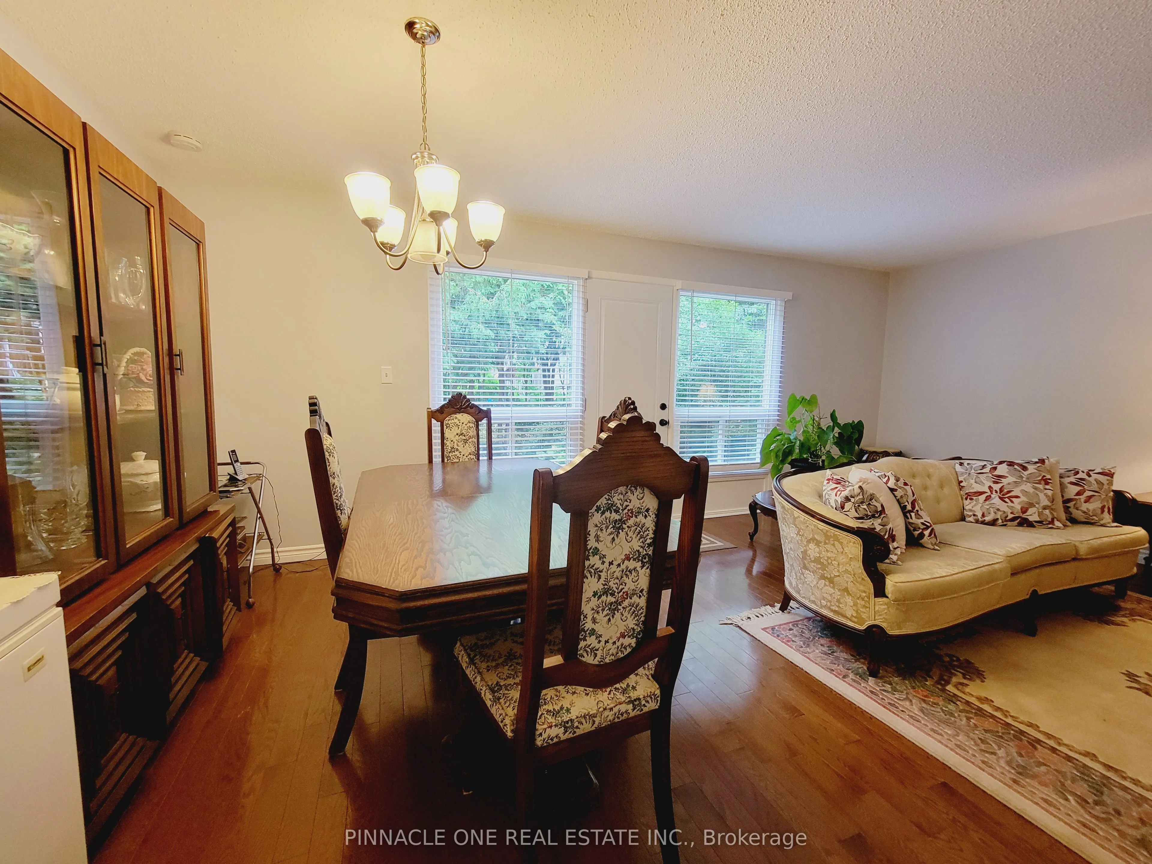 61 Applegate Crescent