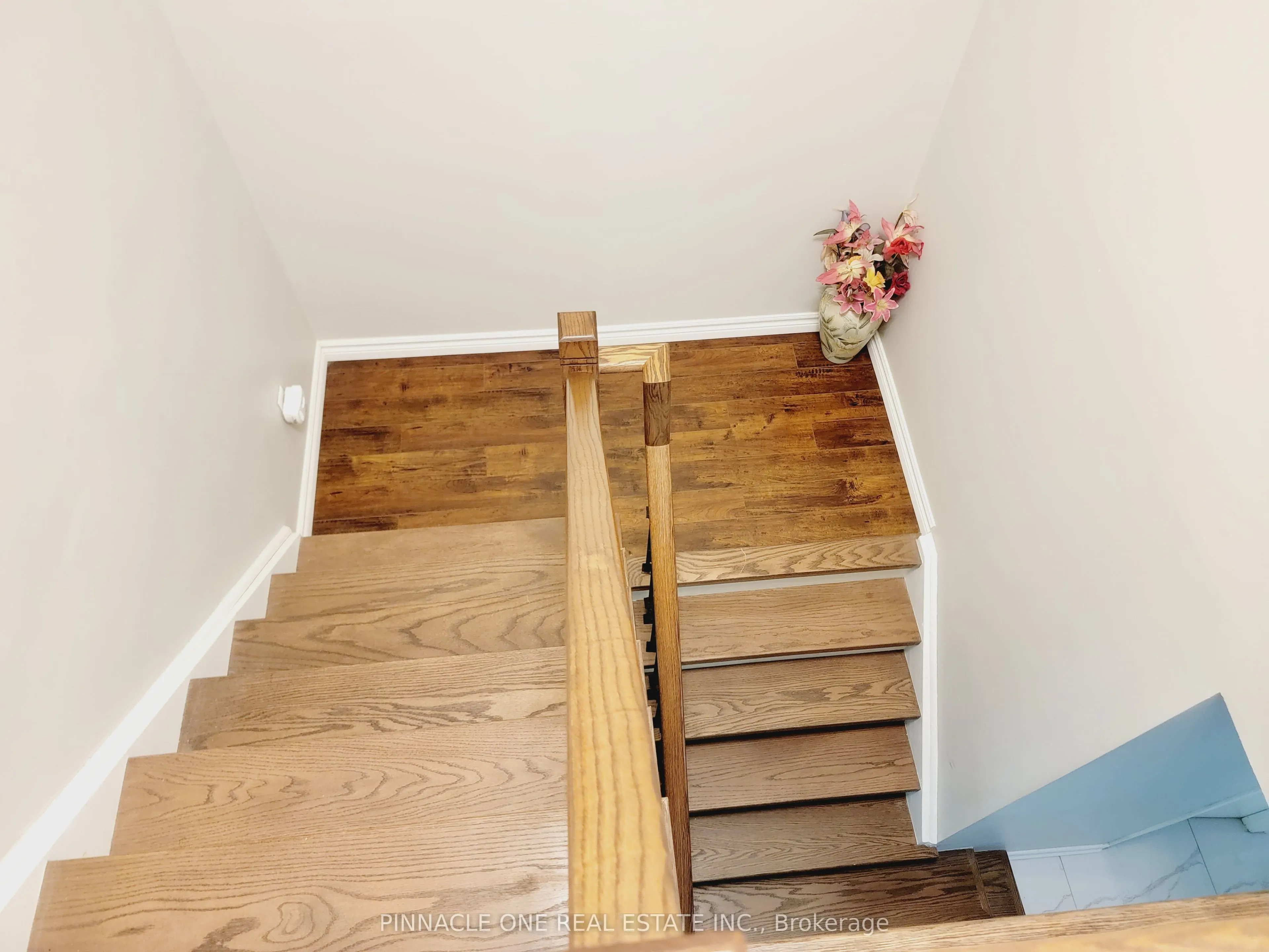 61 Applegate Crescent