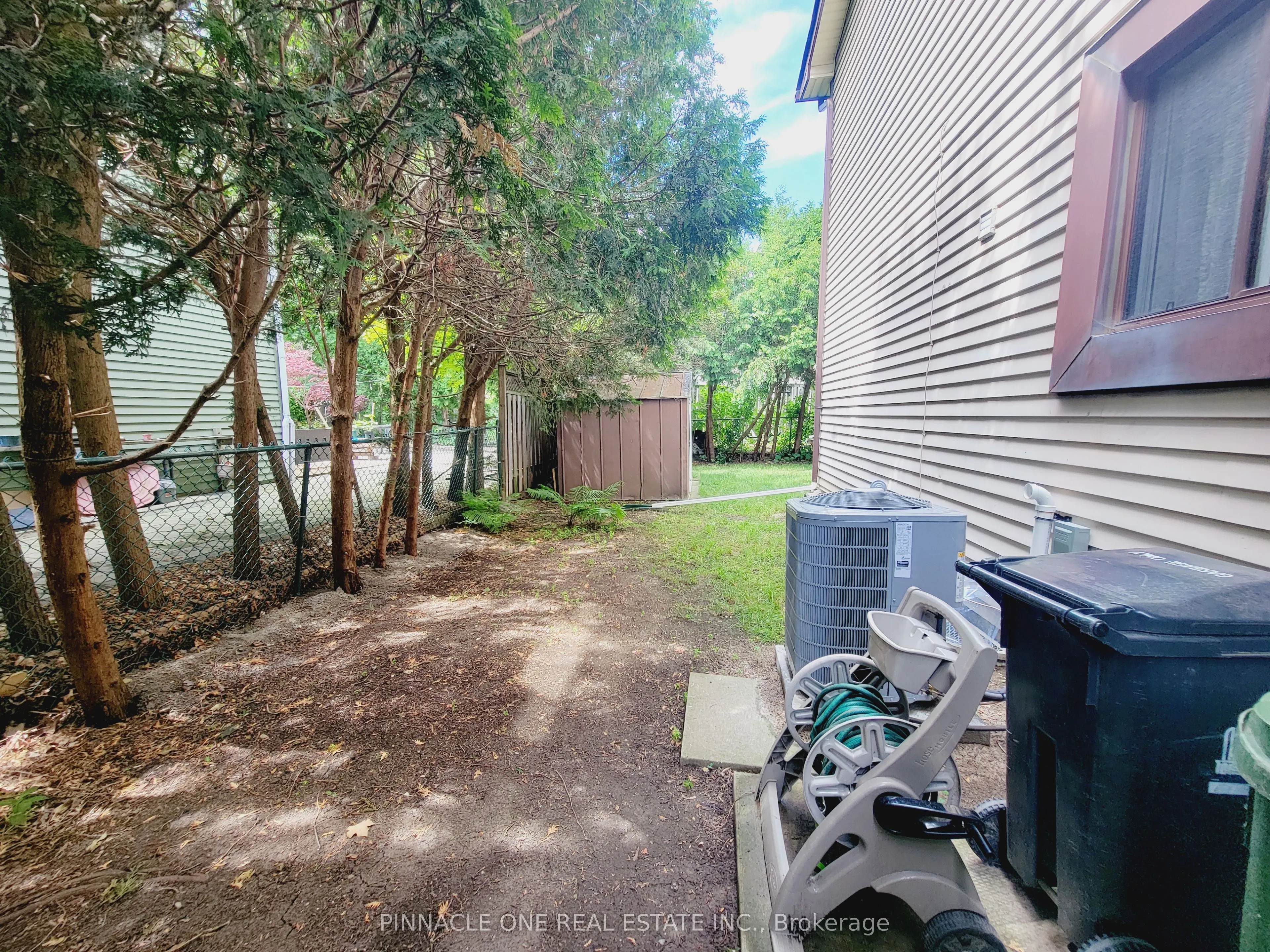 61 Applegate Crescent
