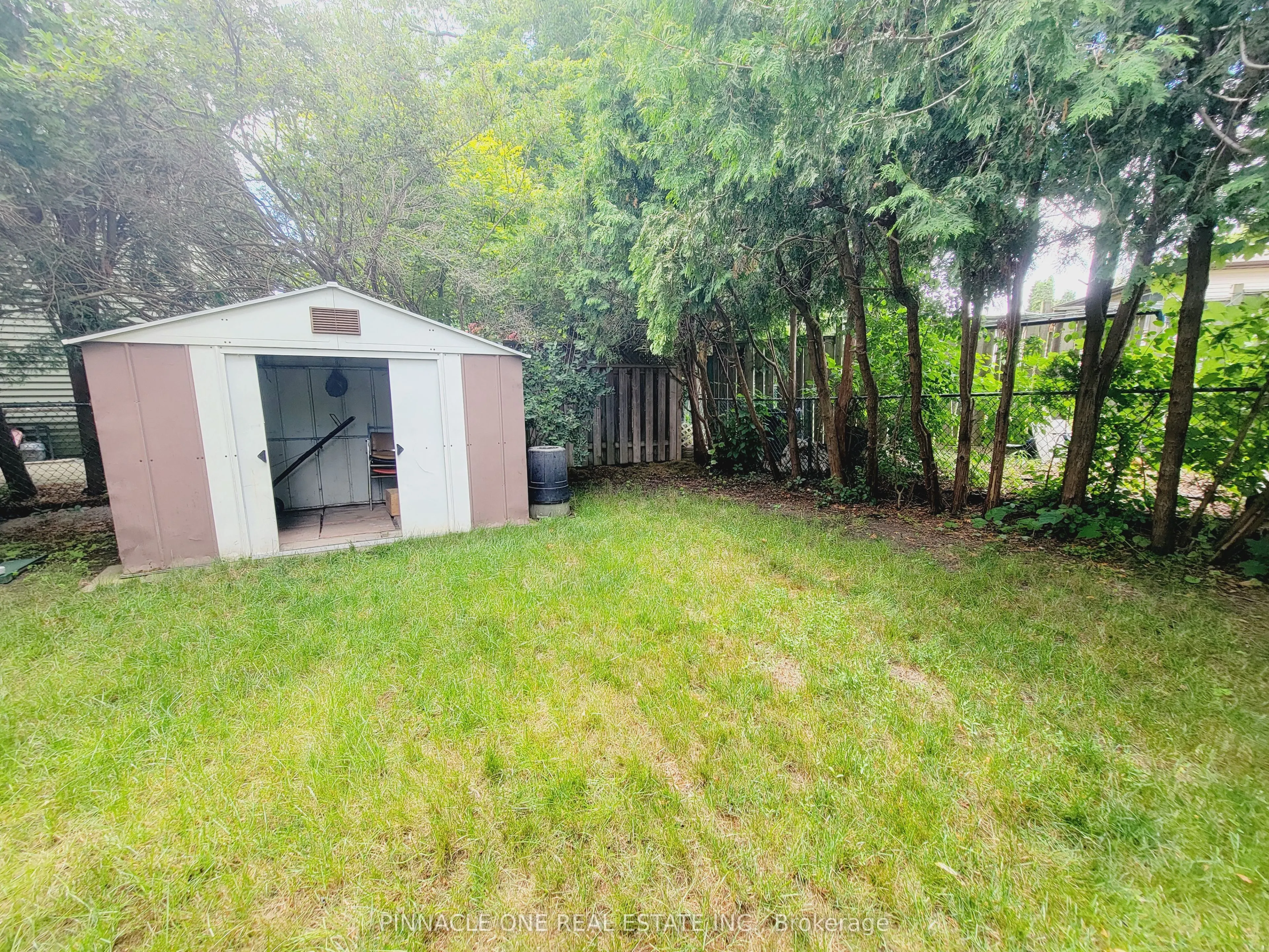 61 Applegate Crescent