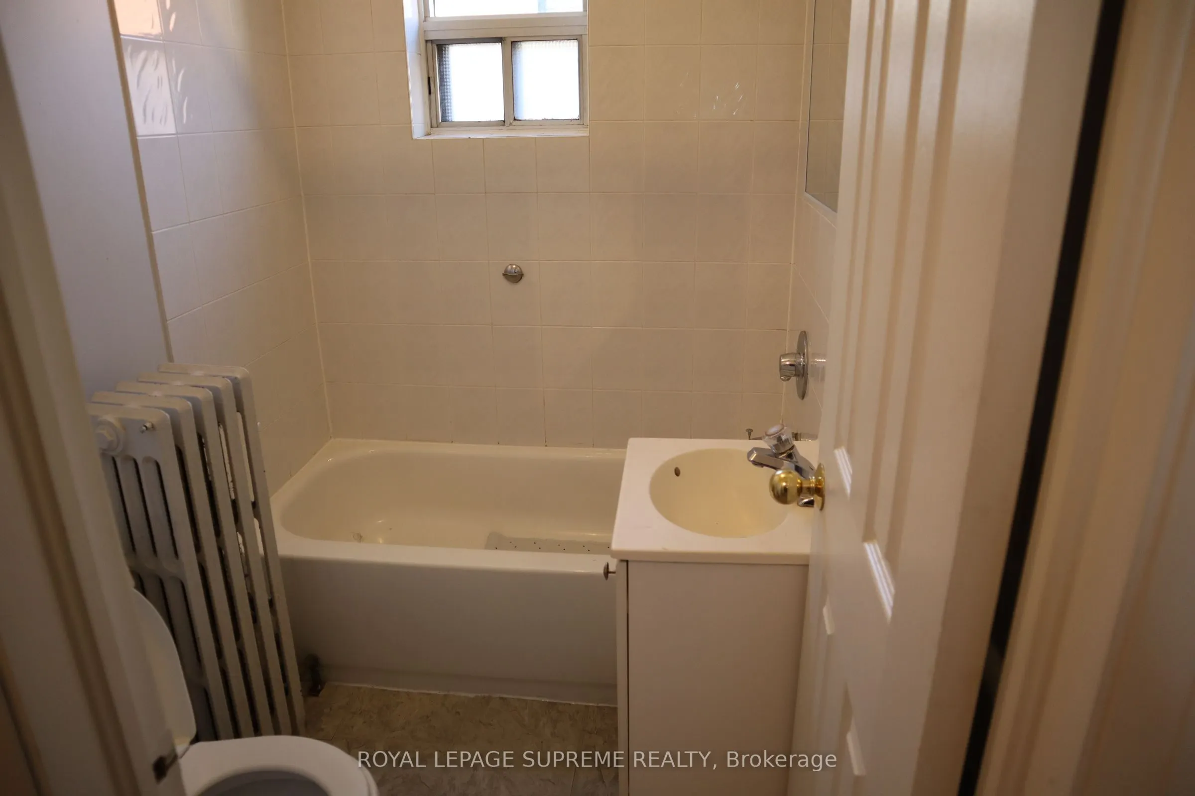 526 Eglinton Avenue W, #2