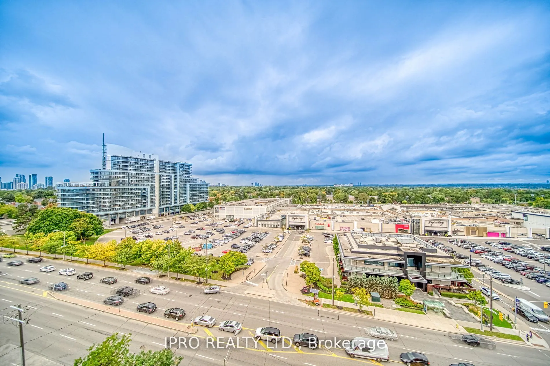 7 Kenaston Gardens, #701