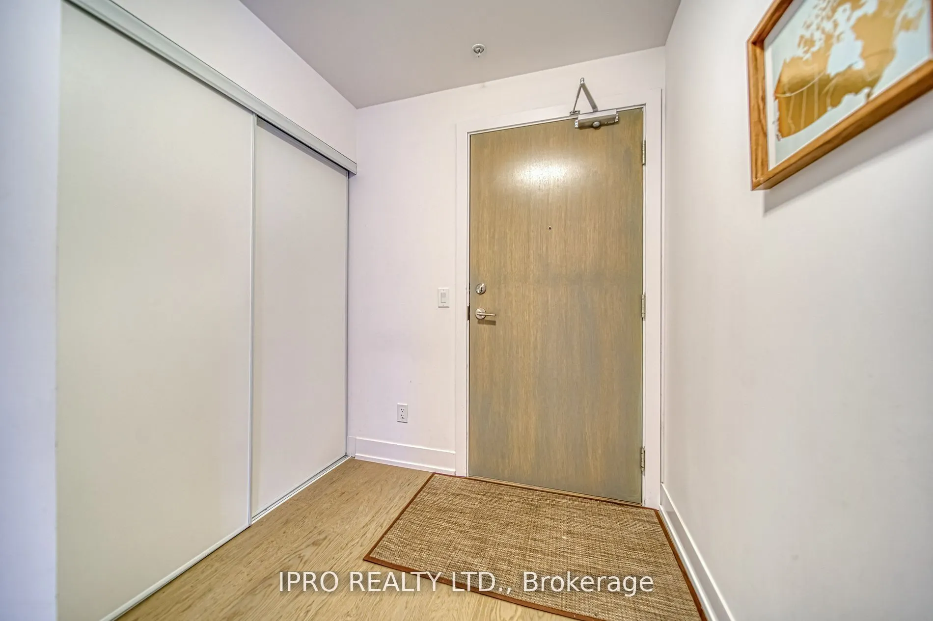 7 Kenaston Gardens, #701