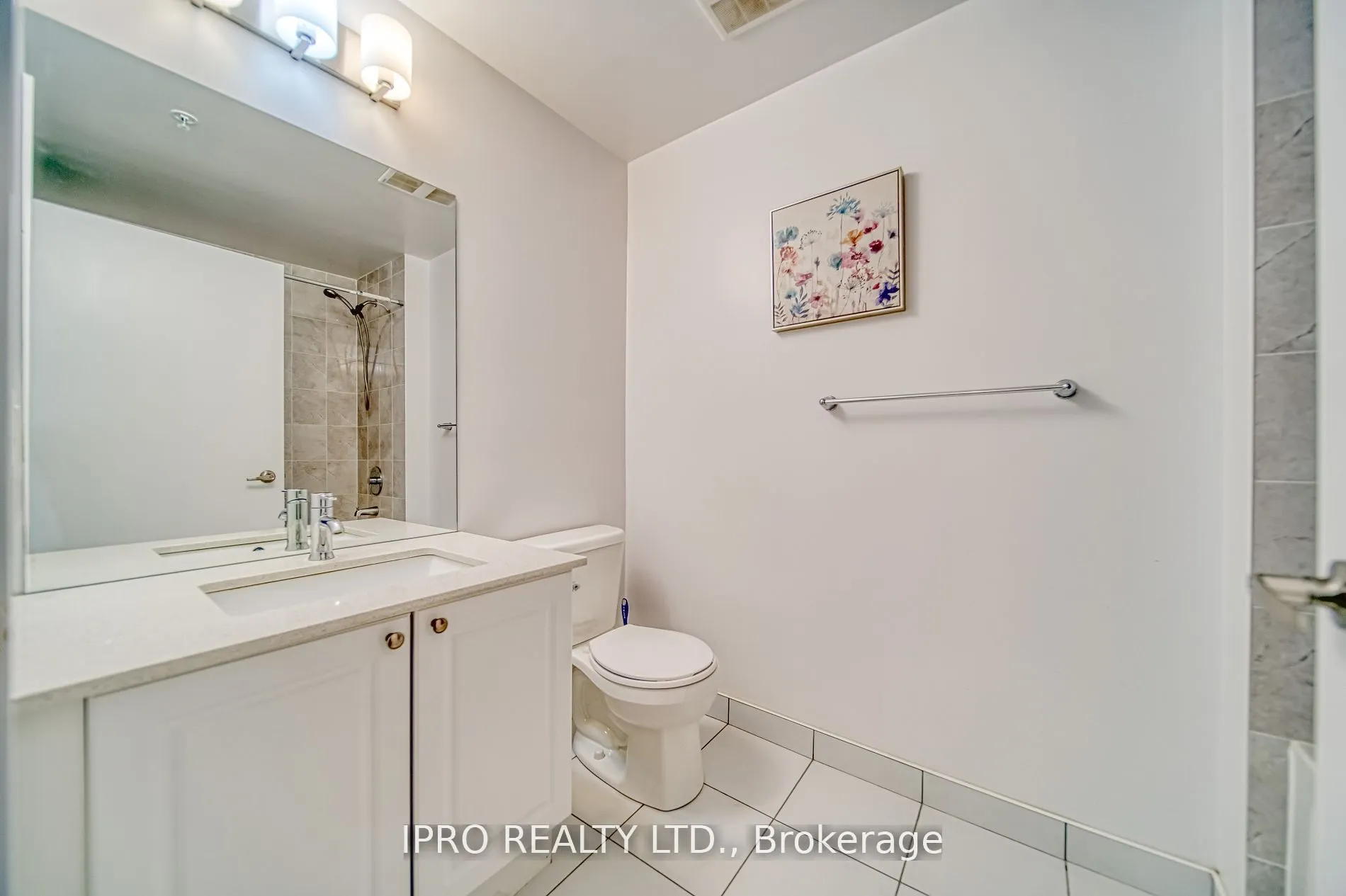 7 Kenaston Gardens, #701