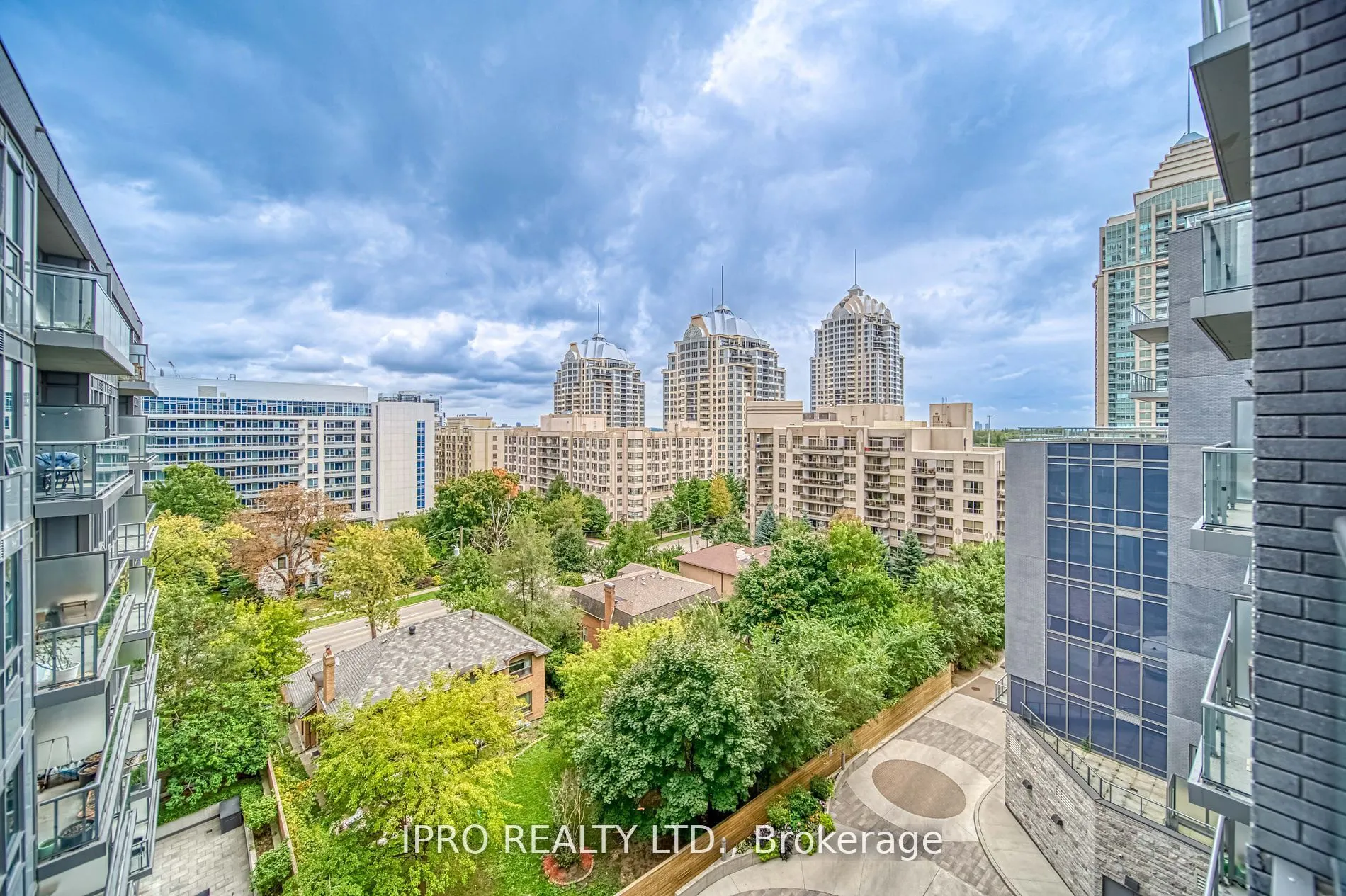 7 Kenaston Gardens, #701