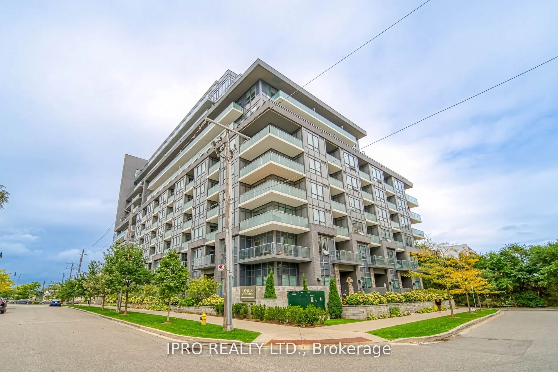 7 Kenaston Gardens, #701