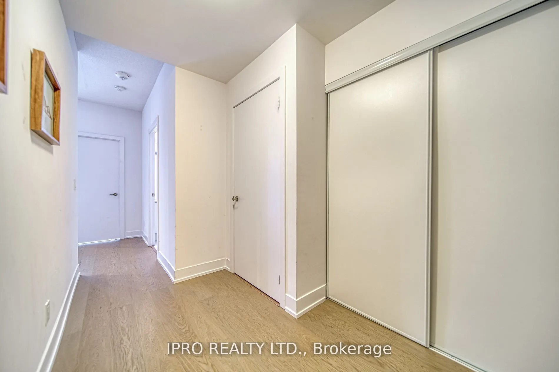 7 Kenaston Gardens, #701