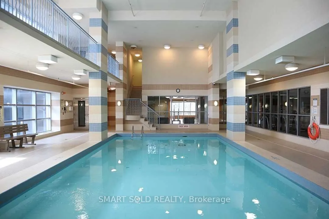4978 Yonge Street, #811
