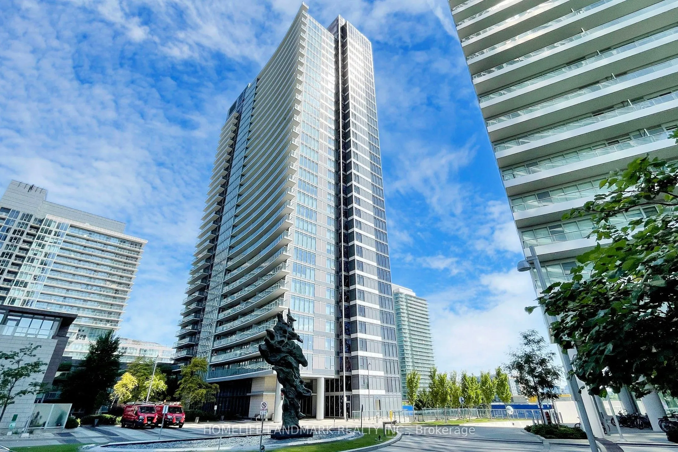 121 Mcmahon Drive, #2301