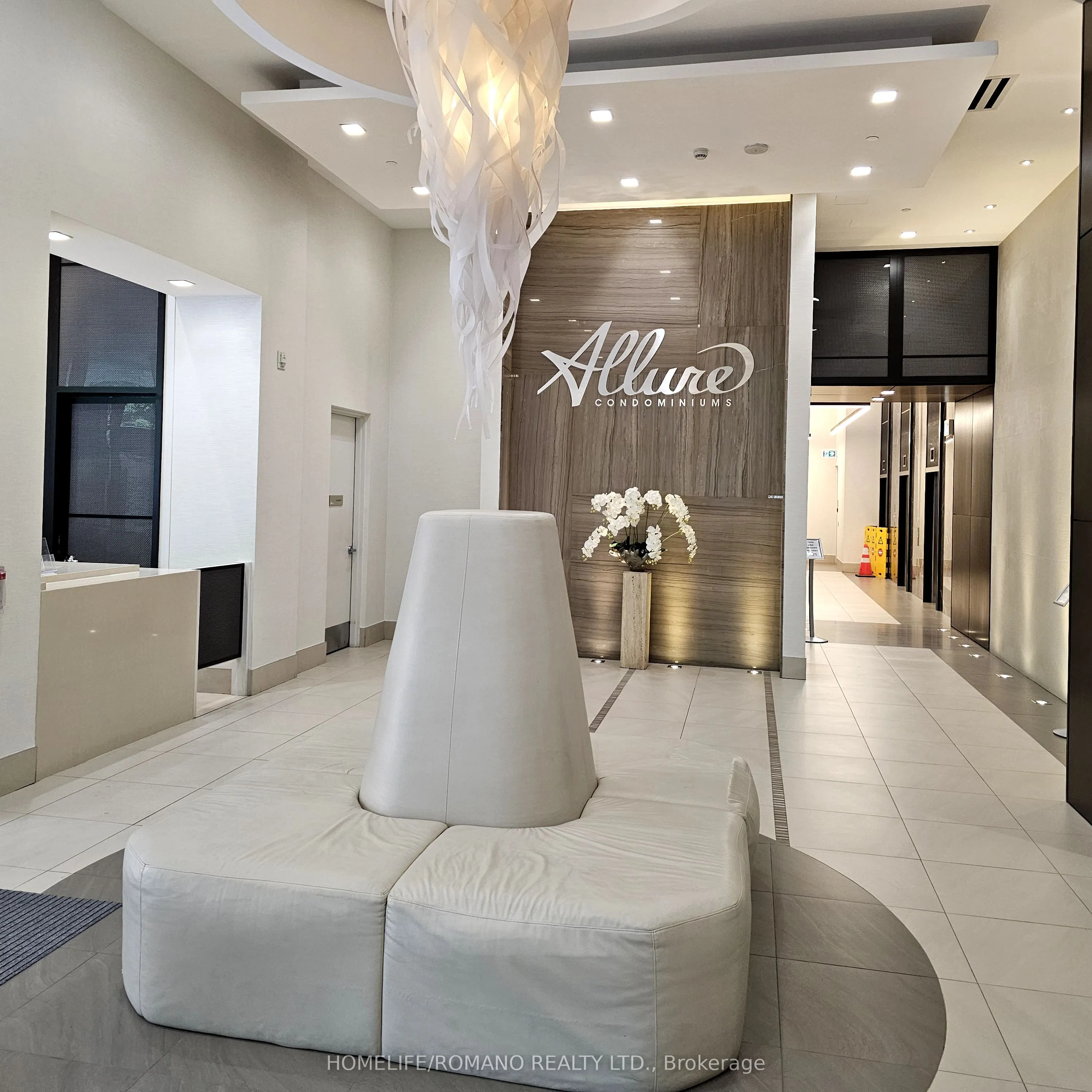 23 Glebe Road W, #426