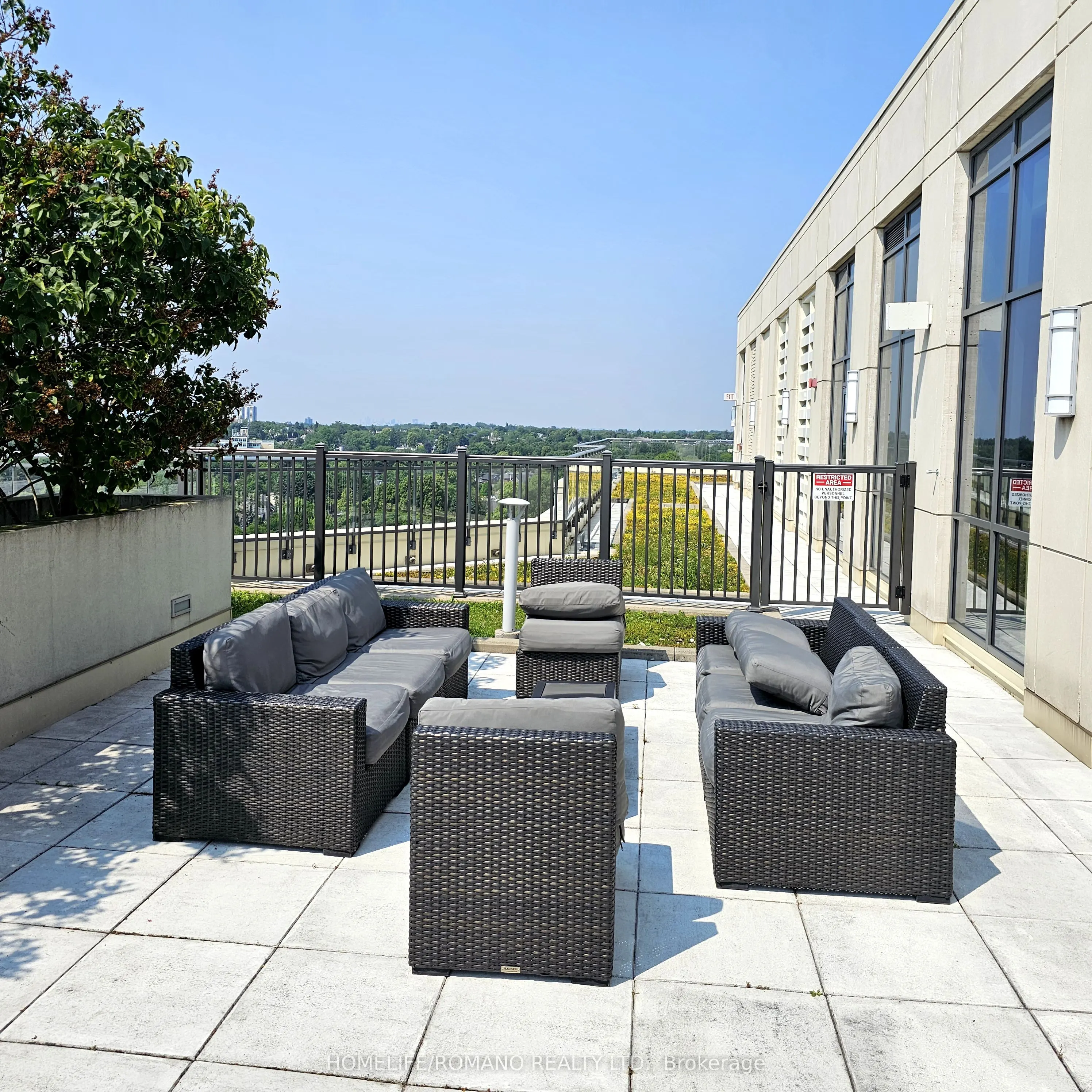 23 Glebe Road W, #426