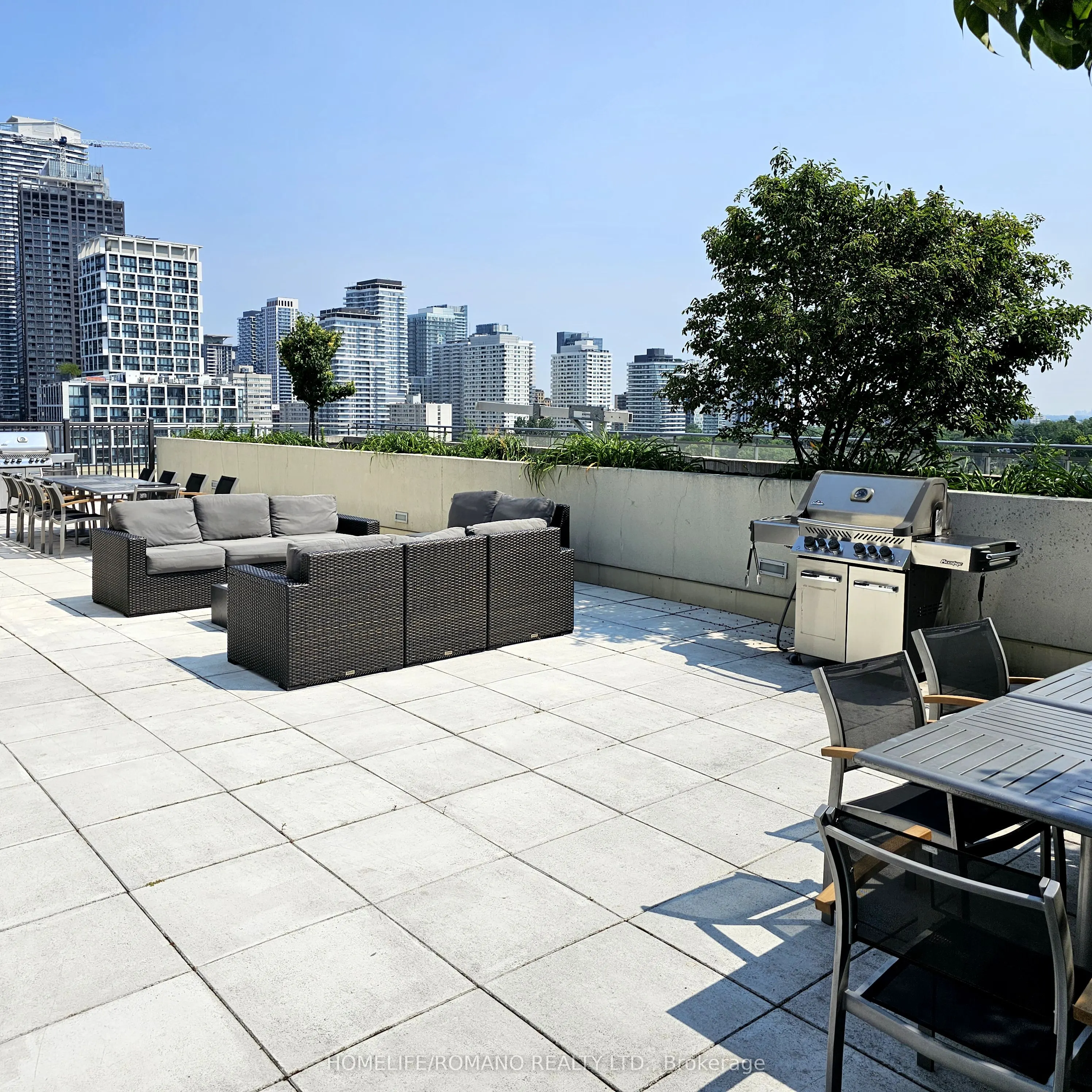 23 Glebe Road W, #426