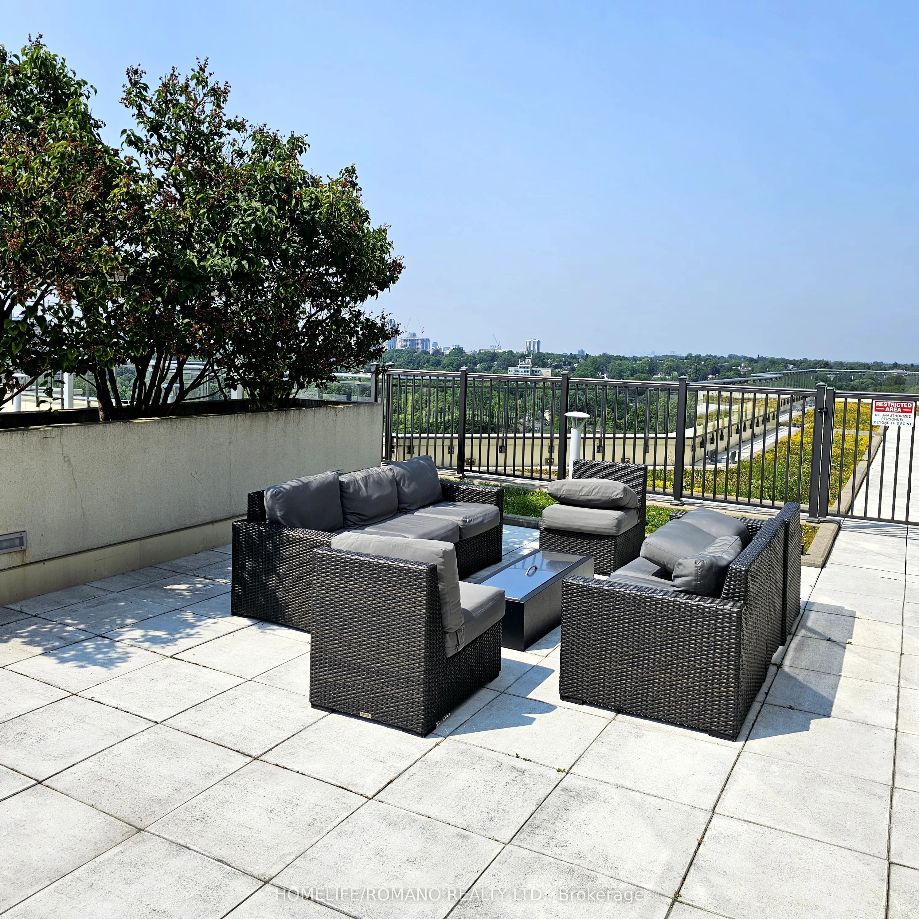 23 Glebe Road W, #426