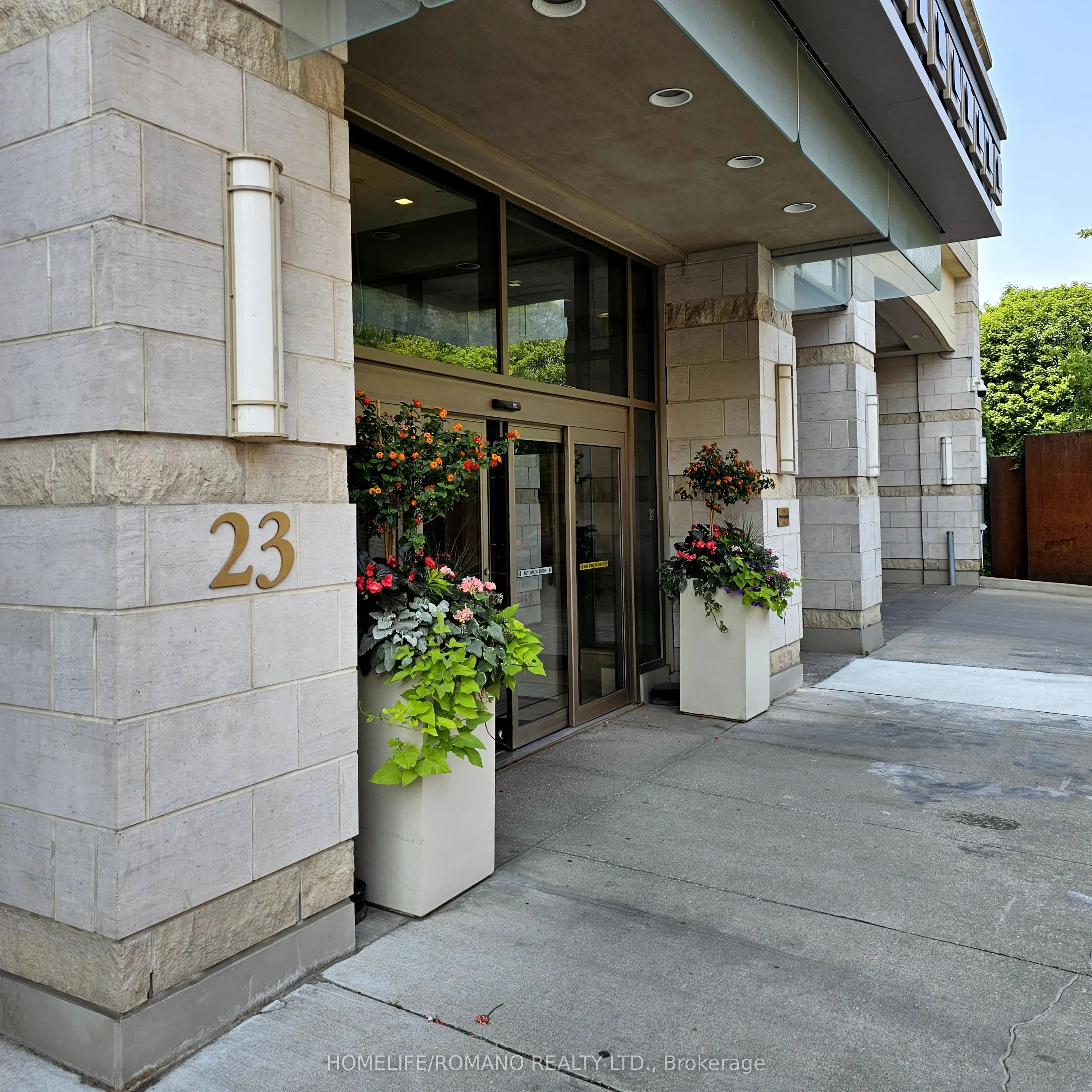 23 Glebe Road W, #426