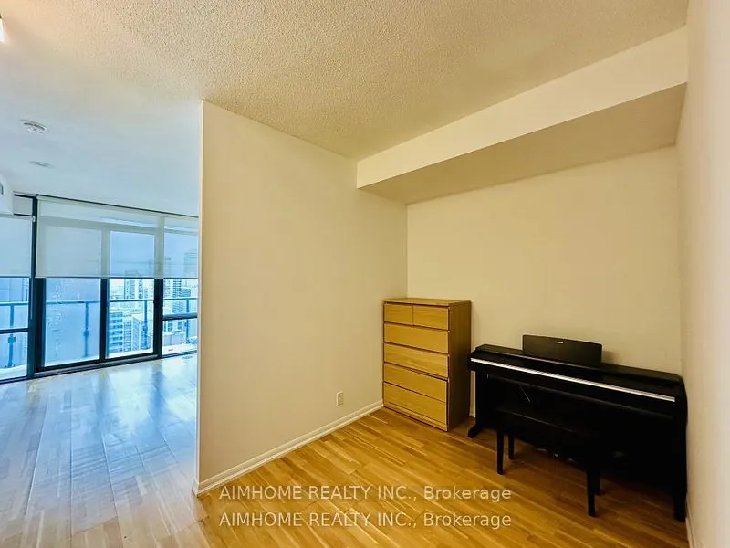 832 Bay Street, #2506
