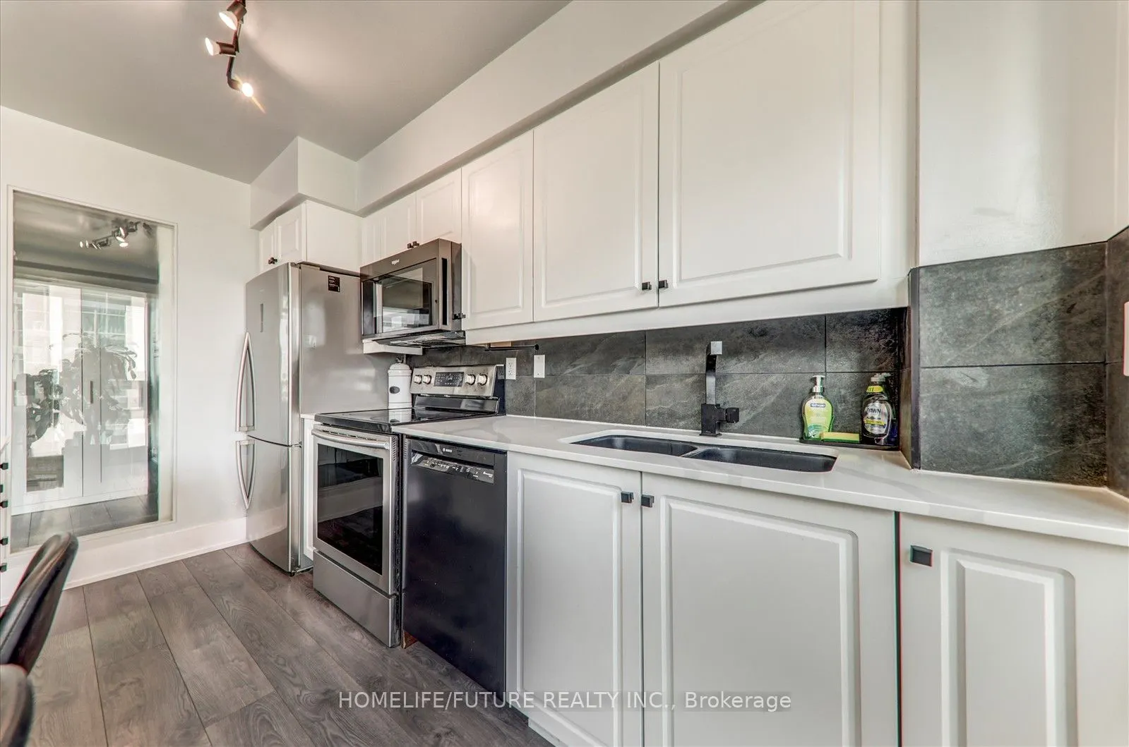 215 Fort York Boulevard, #1011