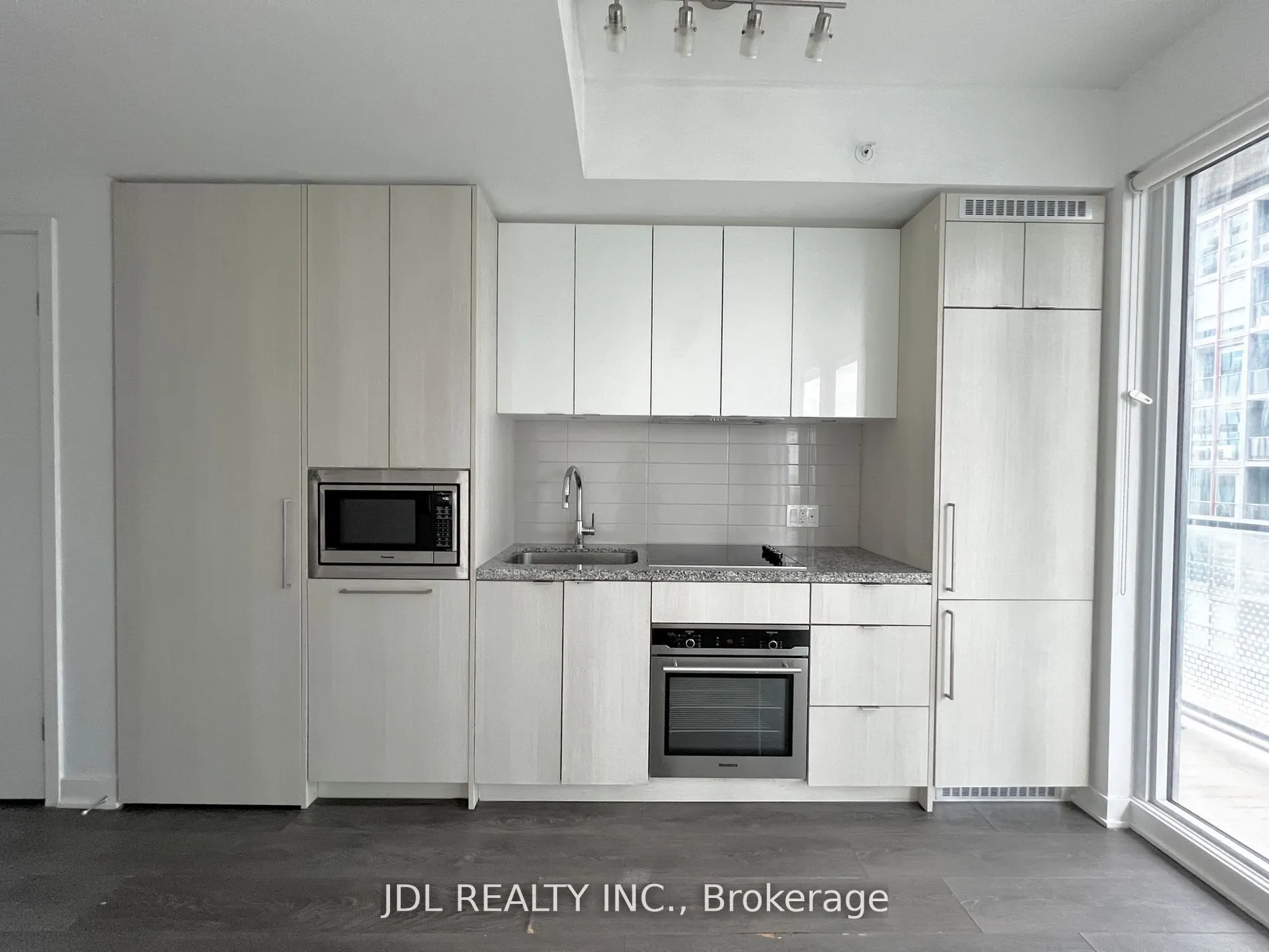 115 Blue Jays Way, #3807