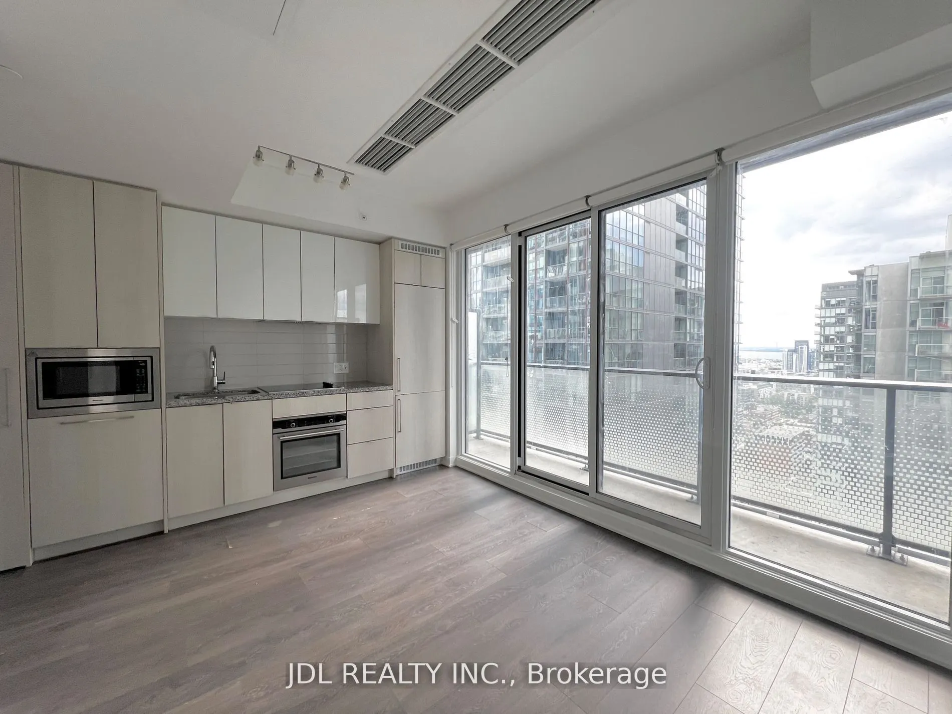 115 Blue Jays Way, #3807