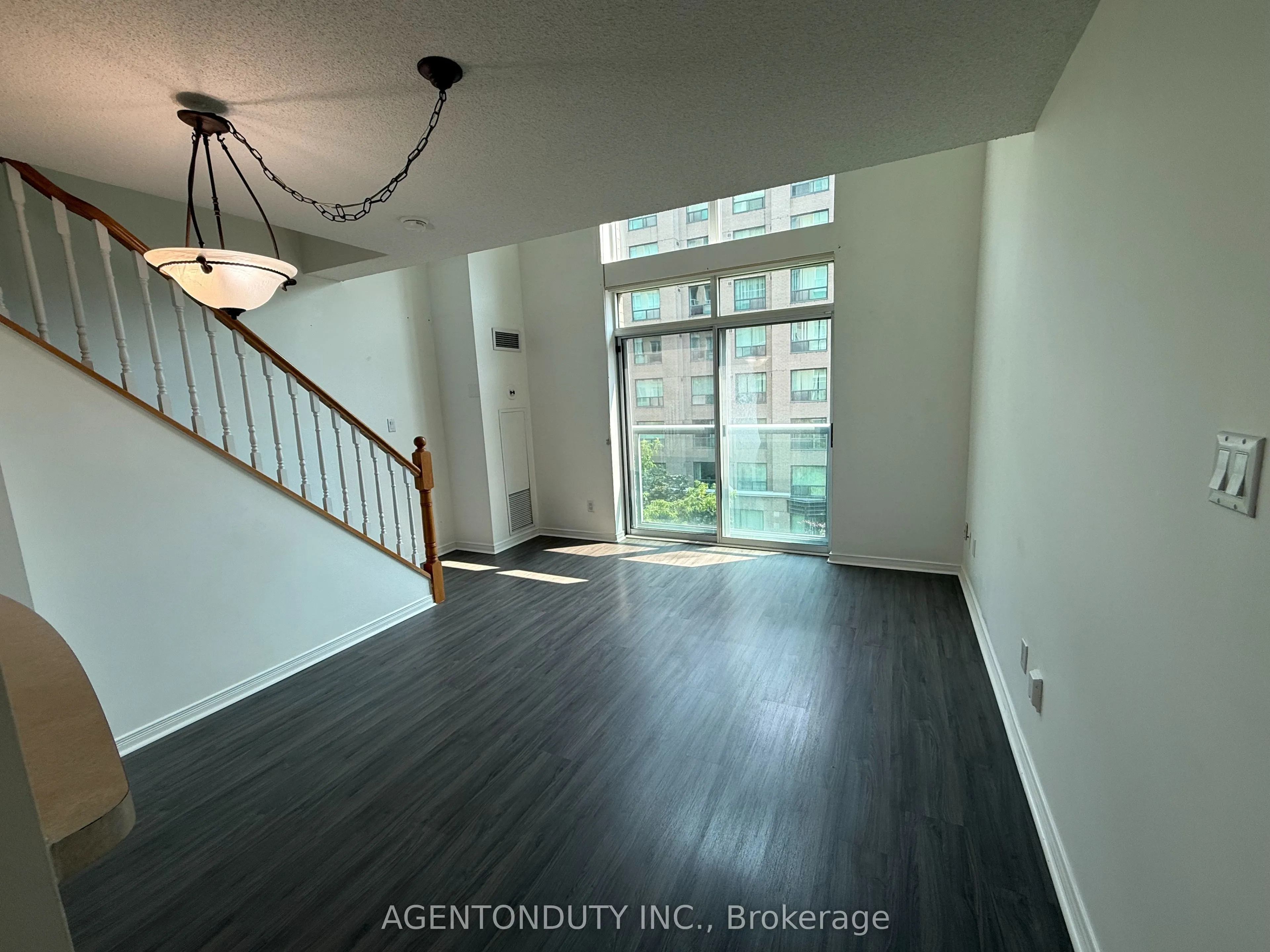 109 Front Street E, #529