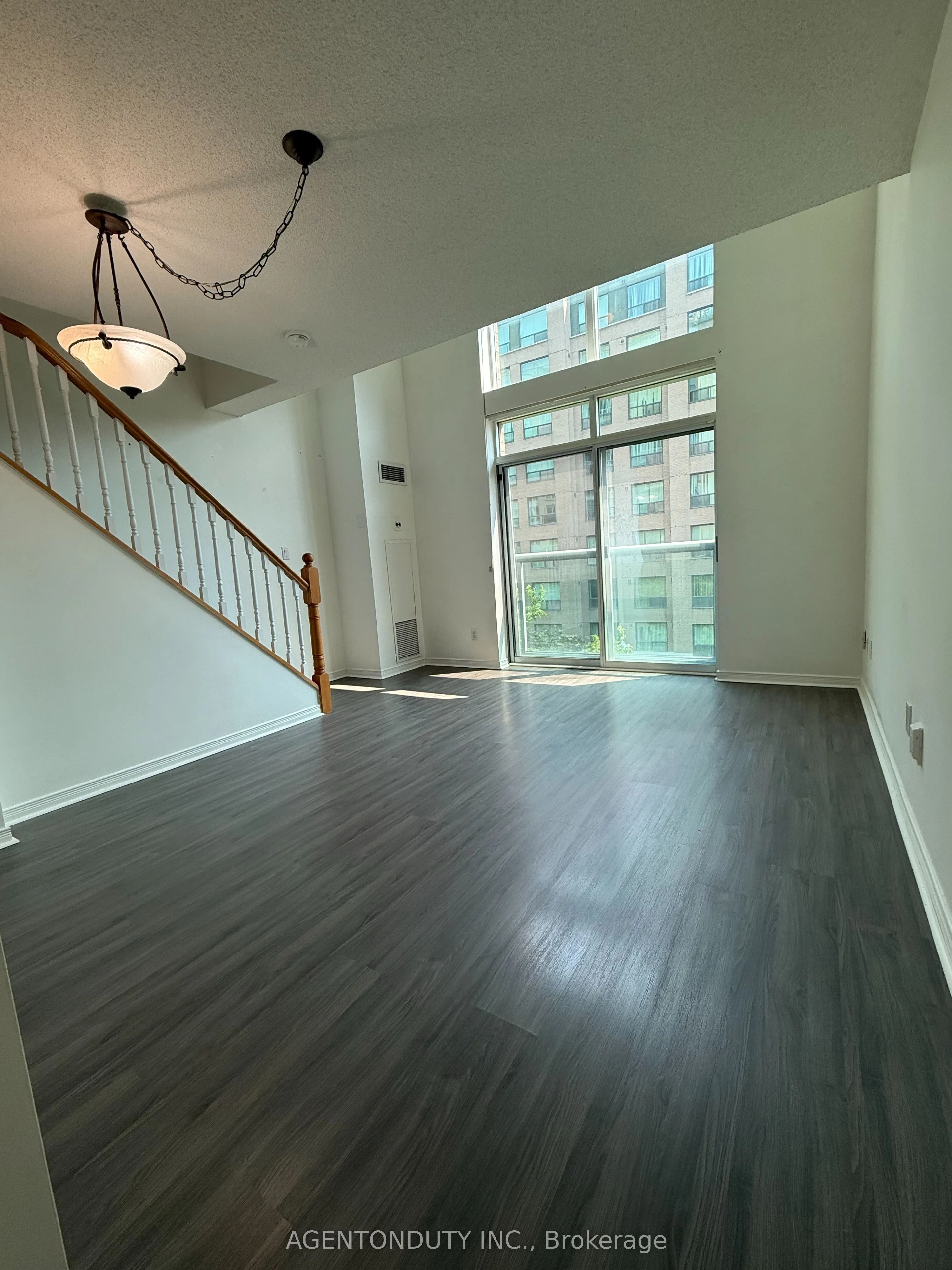 109 Front Street E, #529