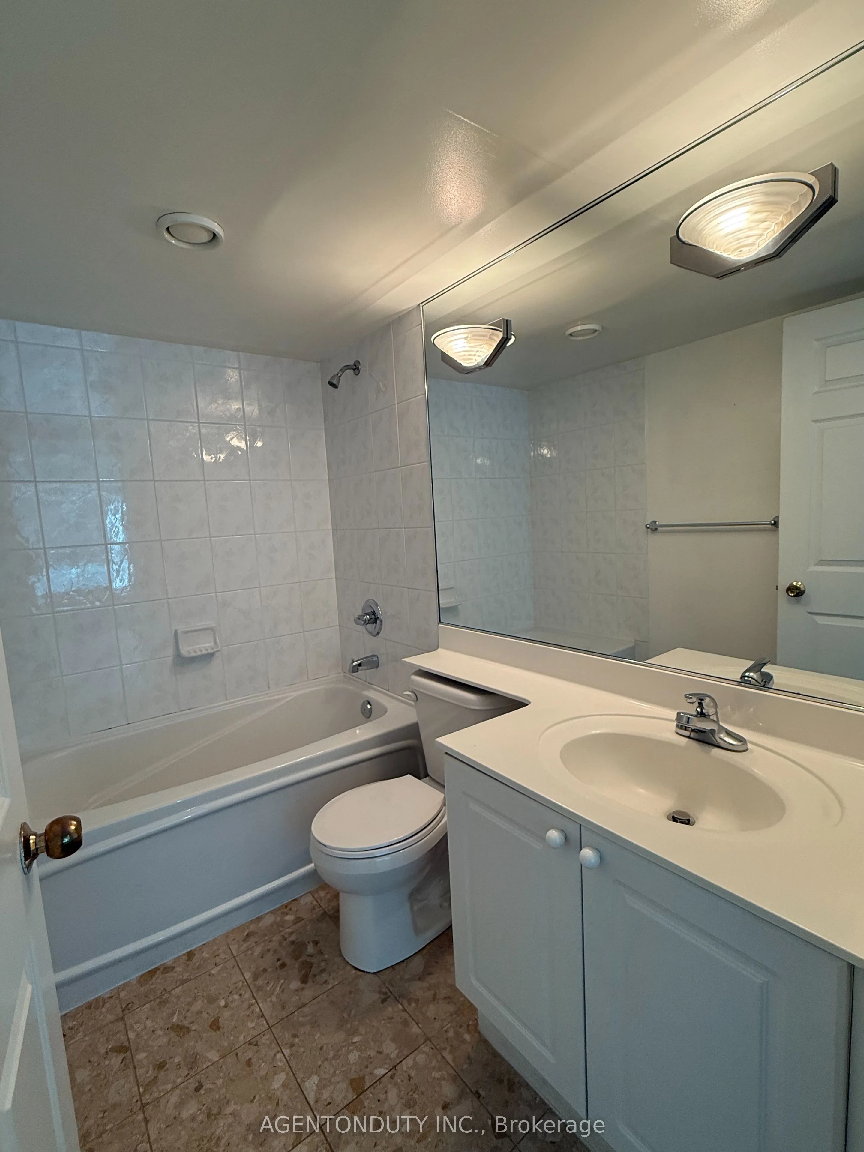 109 Front Street E, #529