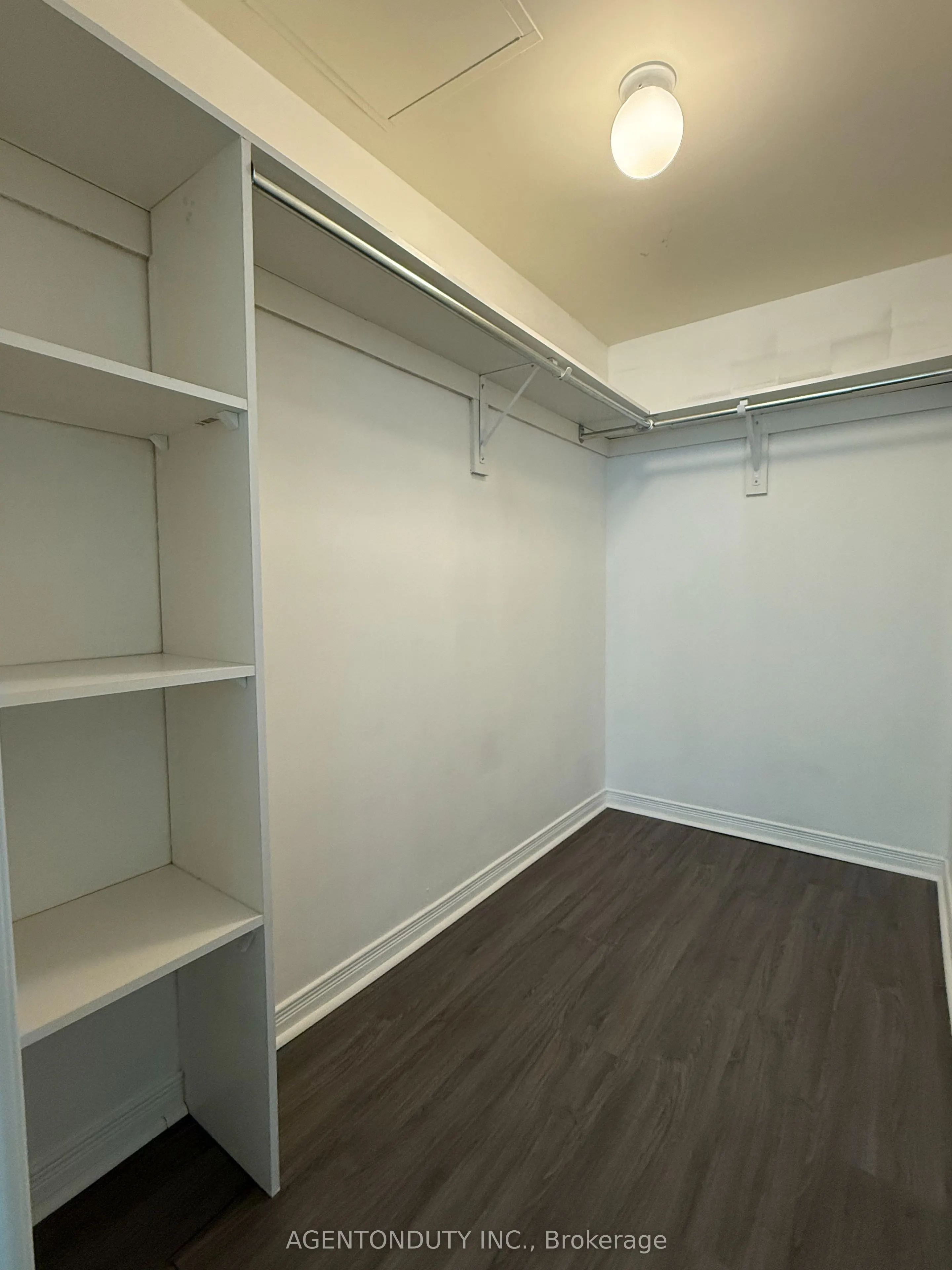 109 Front Street E, #529