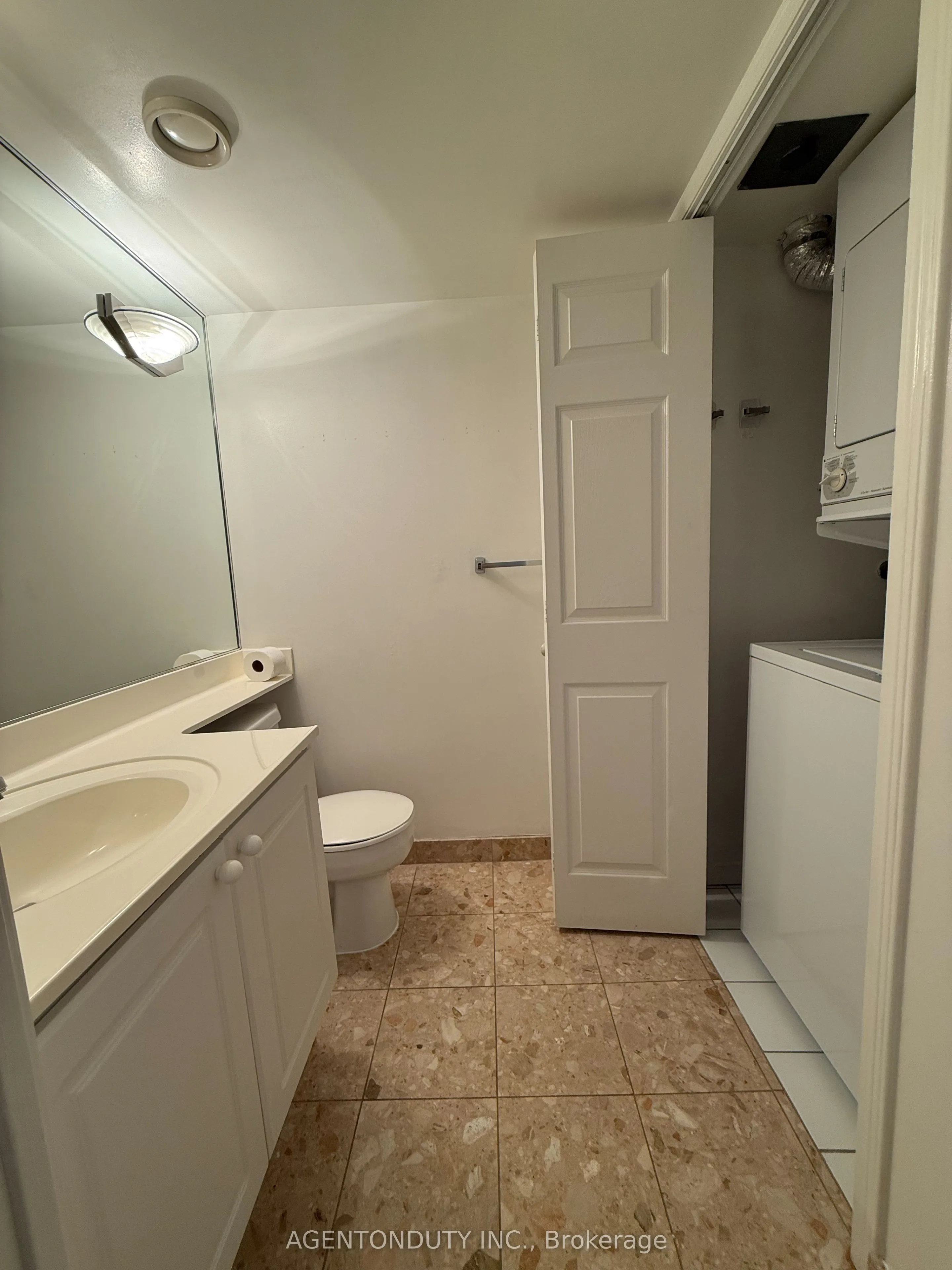 109 Front Street E, #529