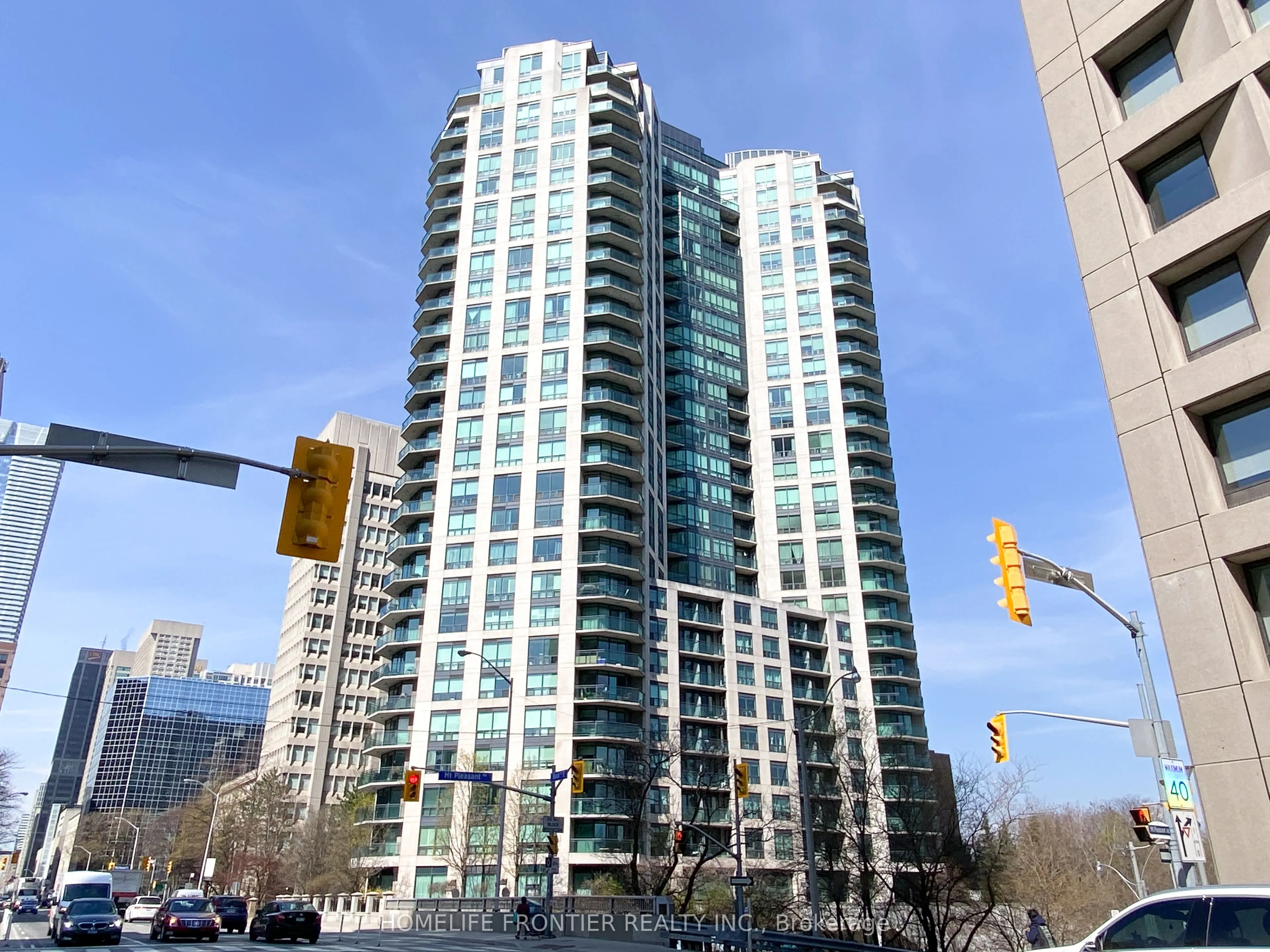 300 Bloor Street, #903