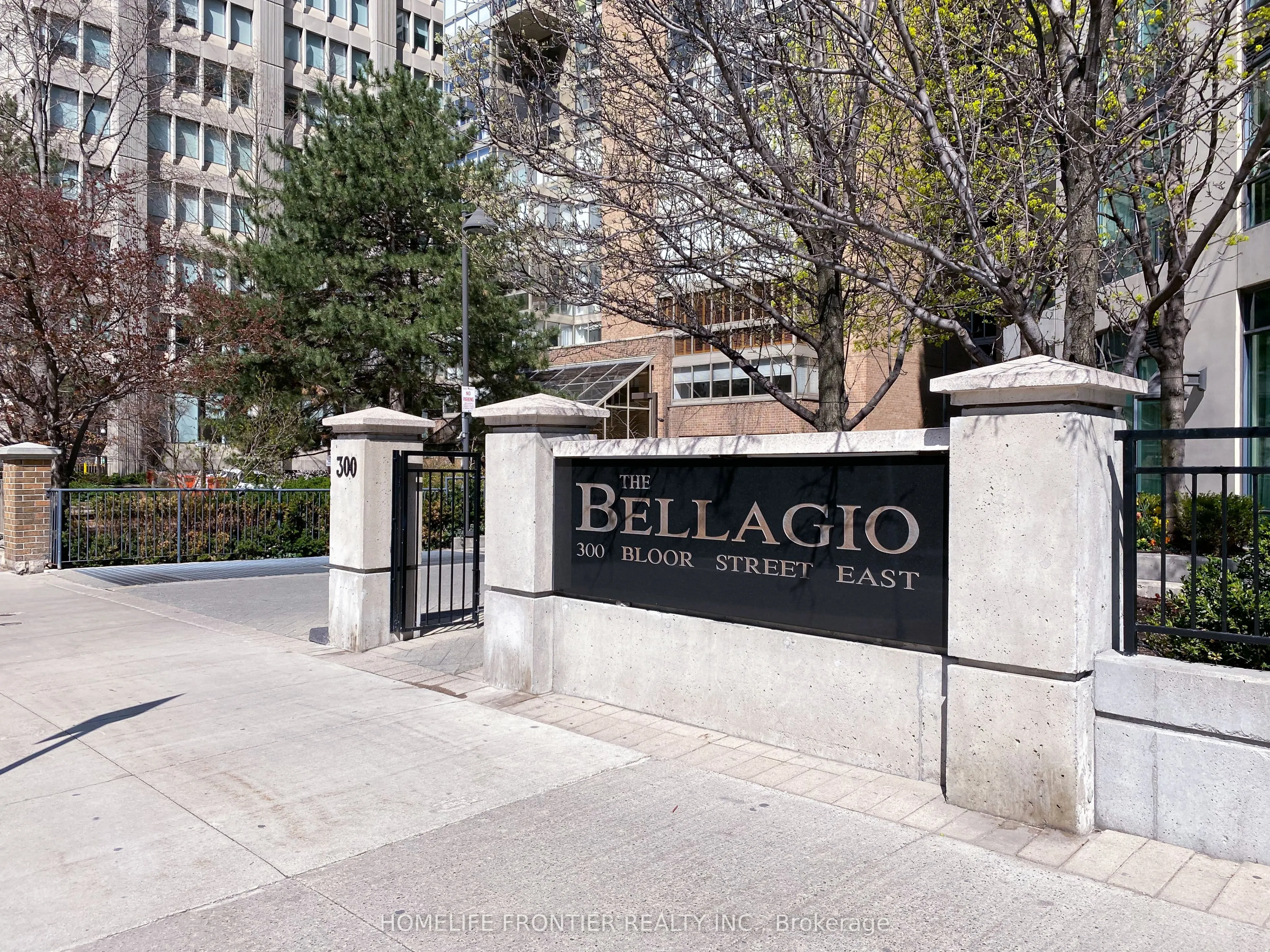 300 Bloor Street, #903