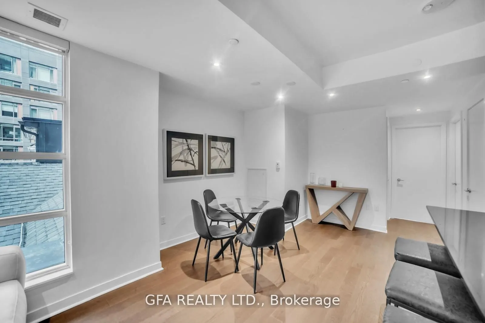 501 Adelaide Street W, #310