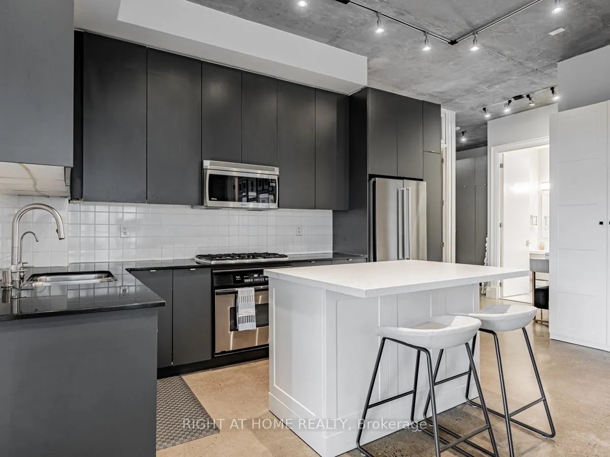 23 Brant Street, #Unit 704