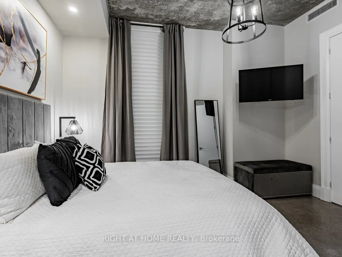 23 Brant Street, #Unit 704