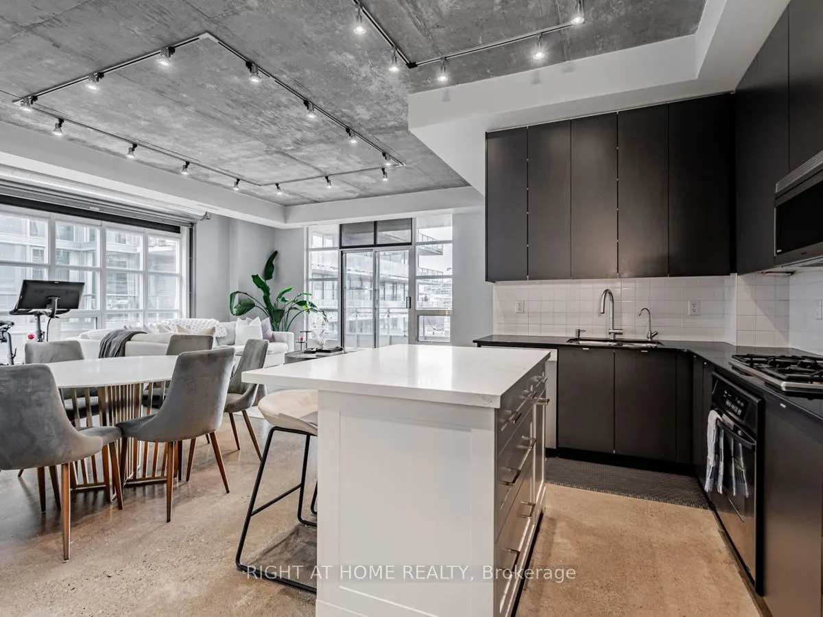 23 Brant Street, #Unit 704