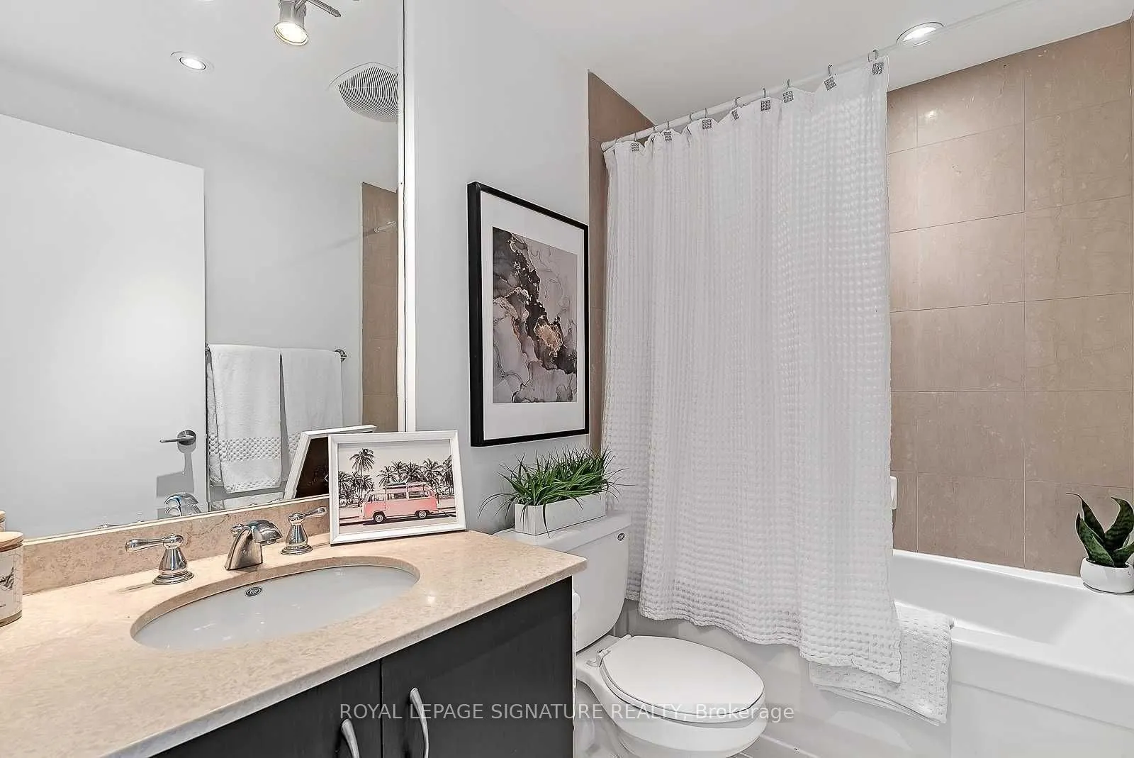 438 King Street W, #1906